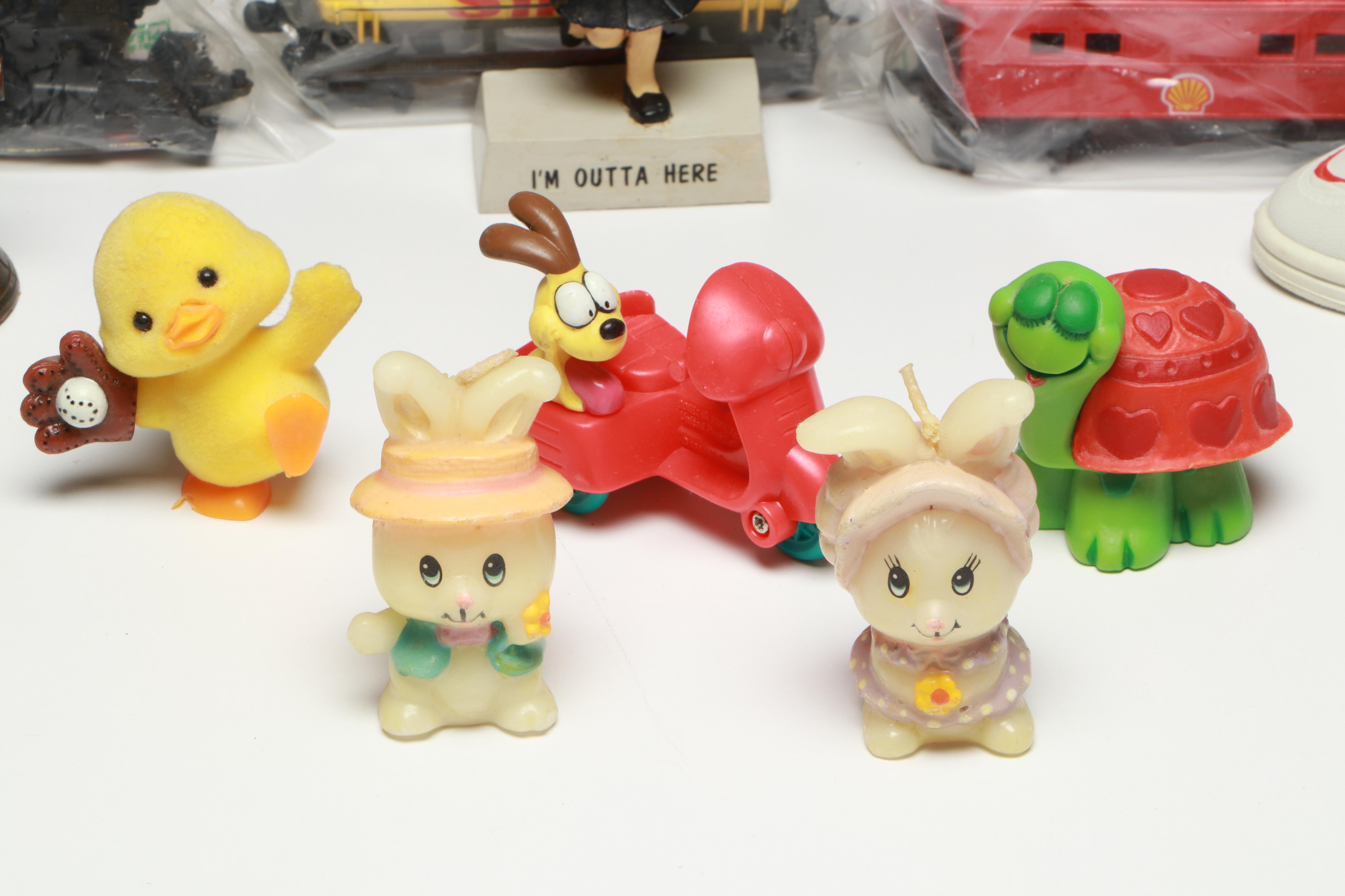 Ceramic Garfield Figures with Smurfs, Care Bears, and More Figurines