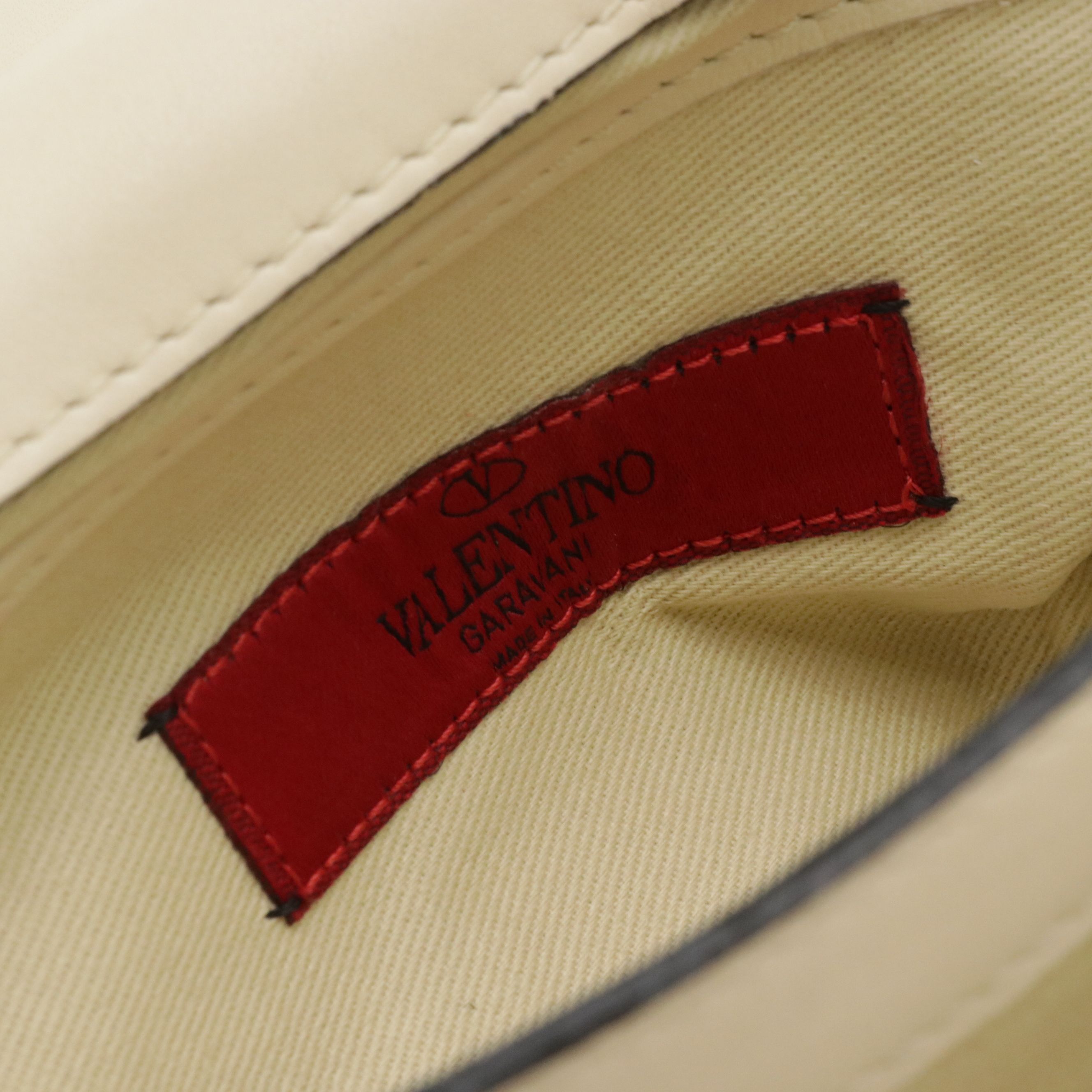 Valentino Garavani Va Va Voom Convertible Shoulder Bag in Cream Calfskin Leather