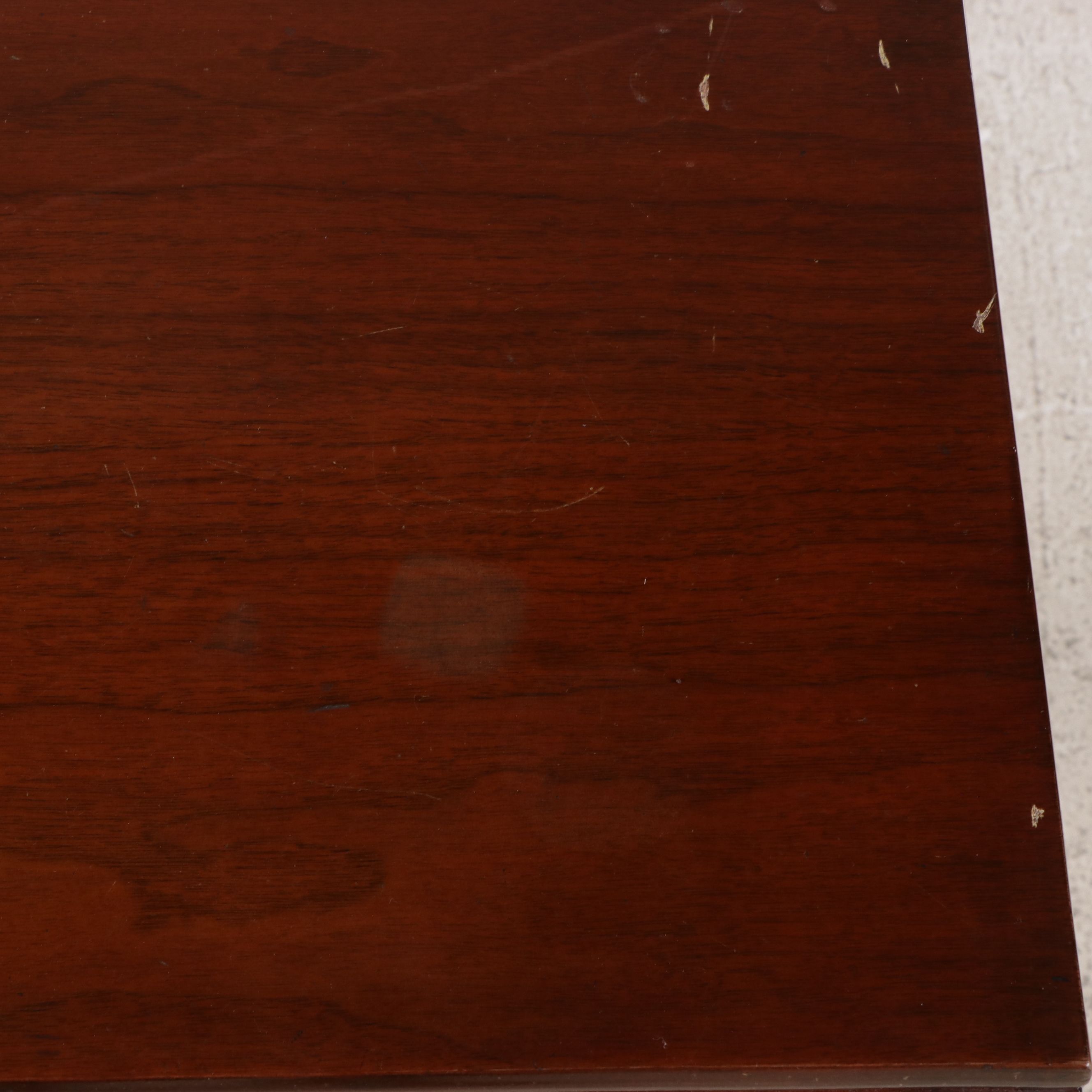 Hepplewhite Style Mahogany Finish Sideboard, Early to Mid-20th Century