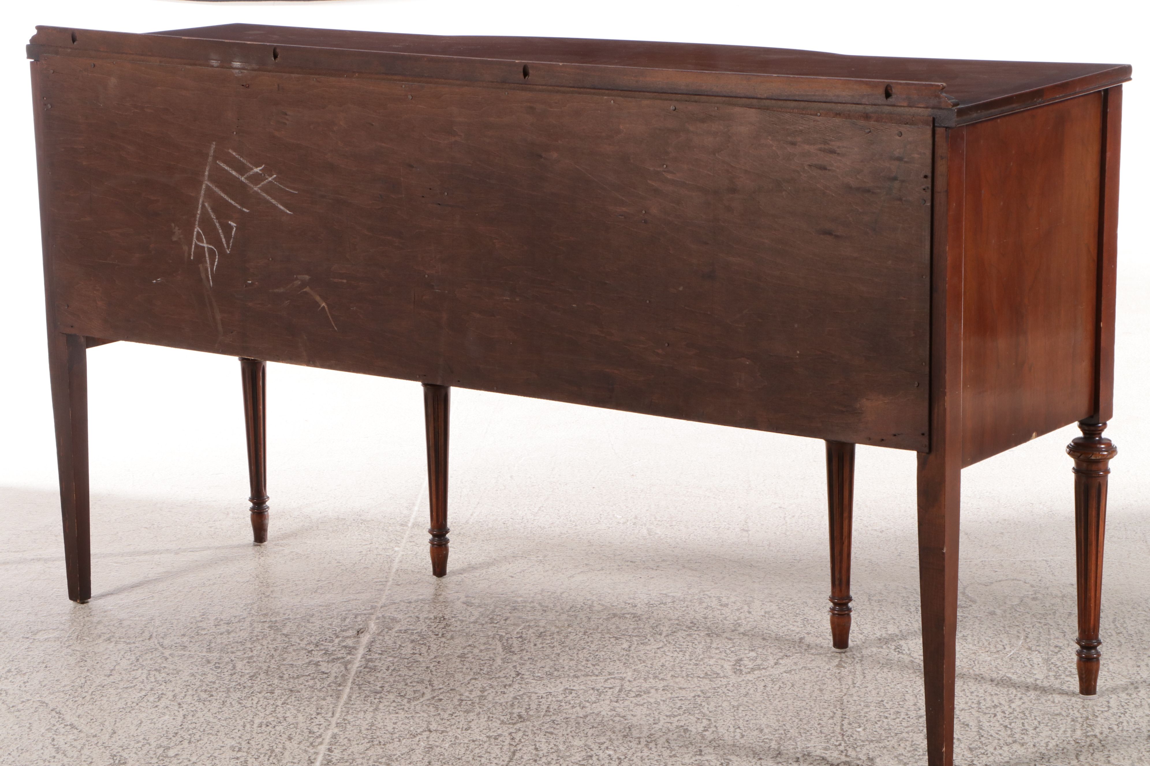 Hepplewhite Style Mahogany Finish Sideboard, Early to Mid-20th Century