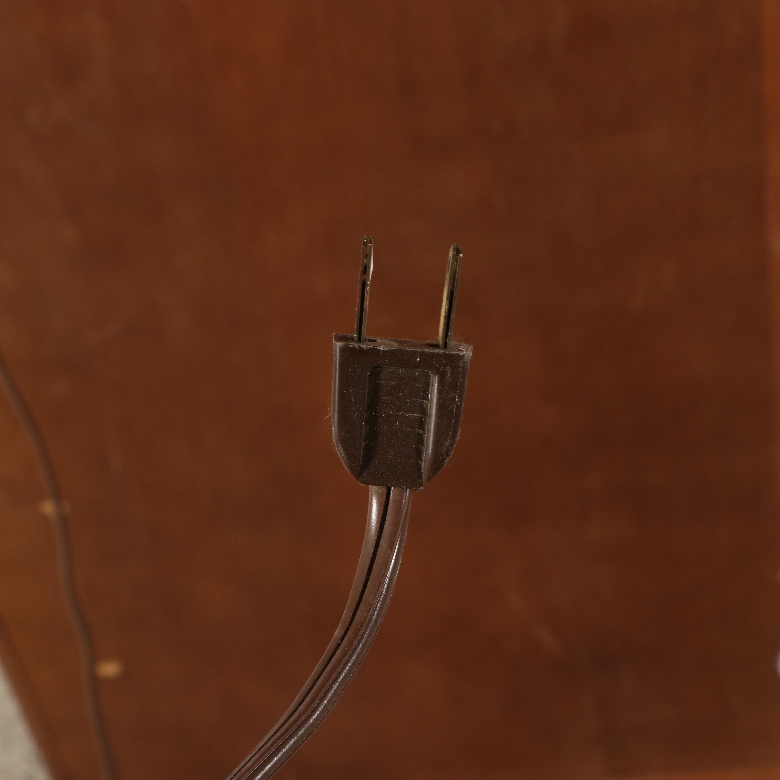 Campaign Style Illuminated Display Cabinet