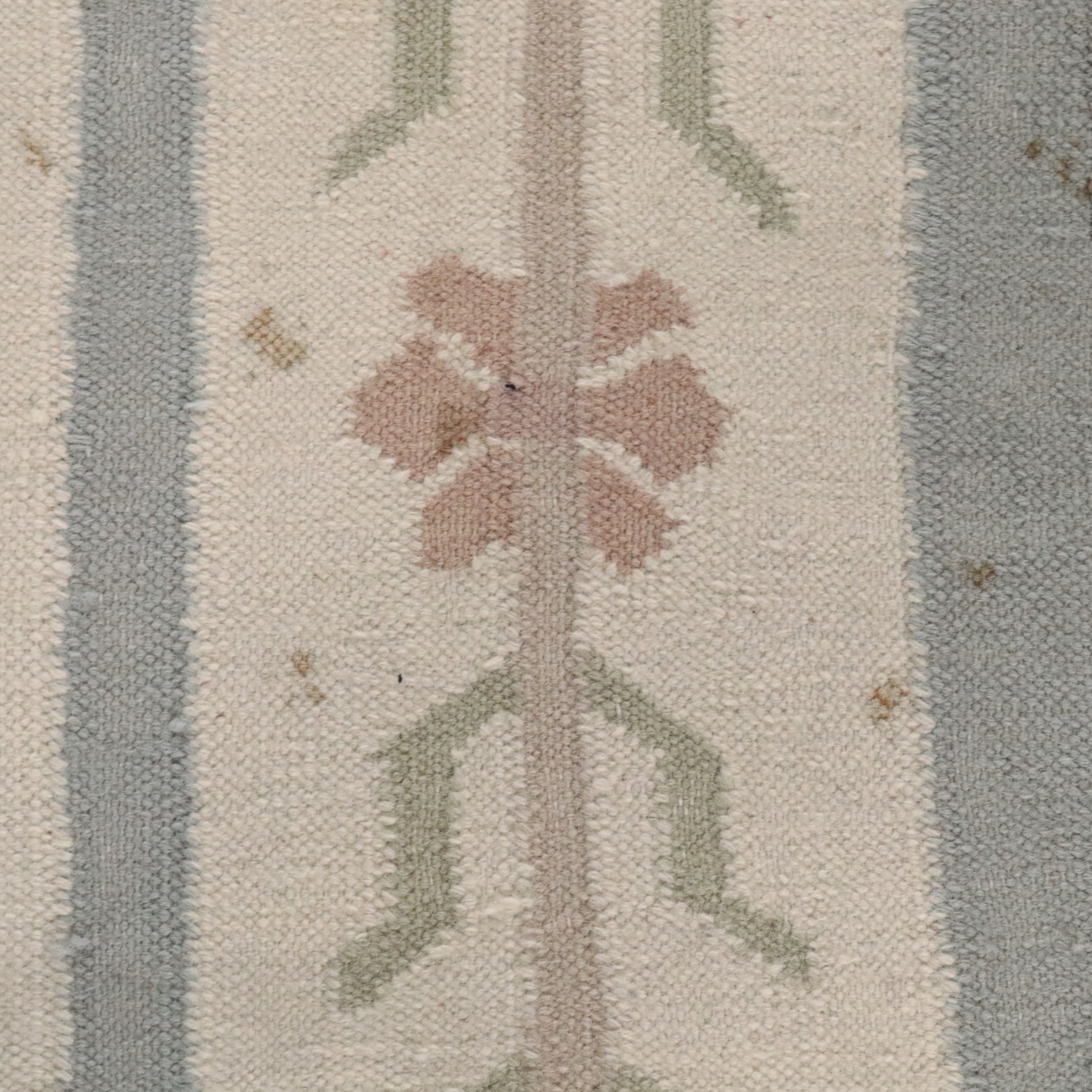 5'5 x 8'9 Handwoven Indian Dhurrie Area Rug