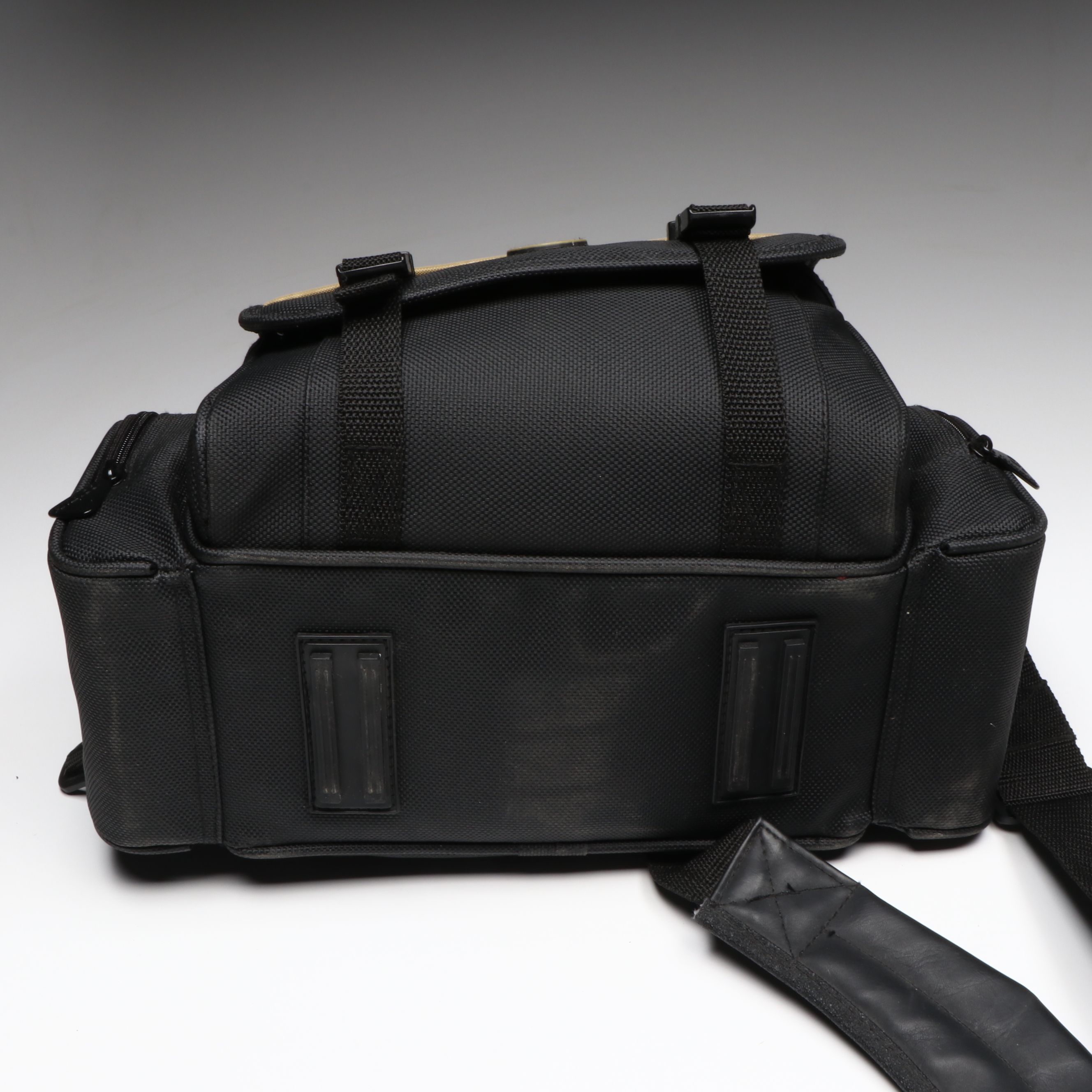 Quasar VM-D52 Camcorder with Sakar Cordless Video Light and More Accessories