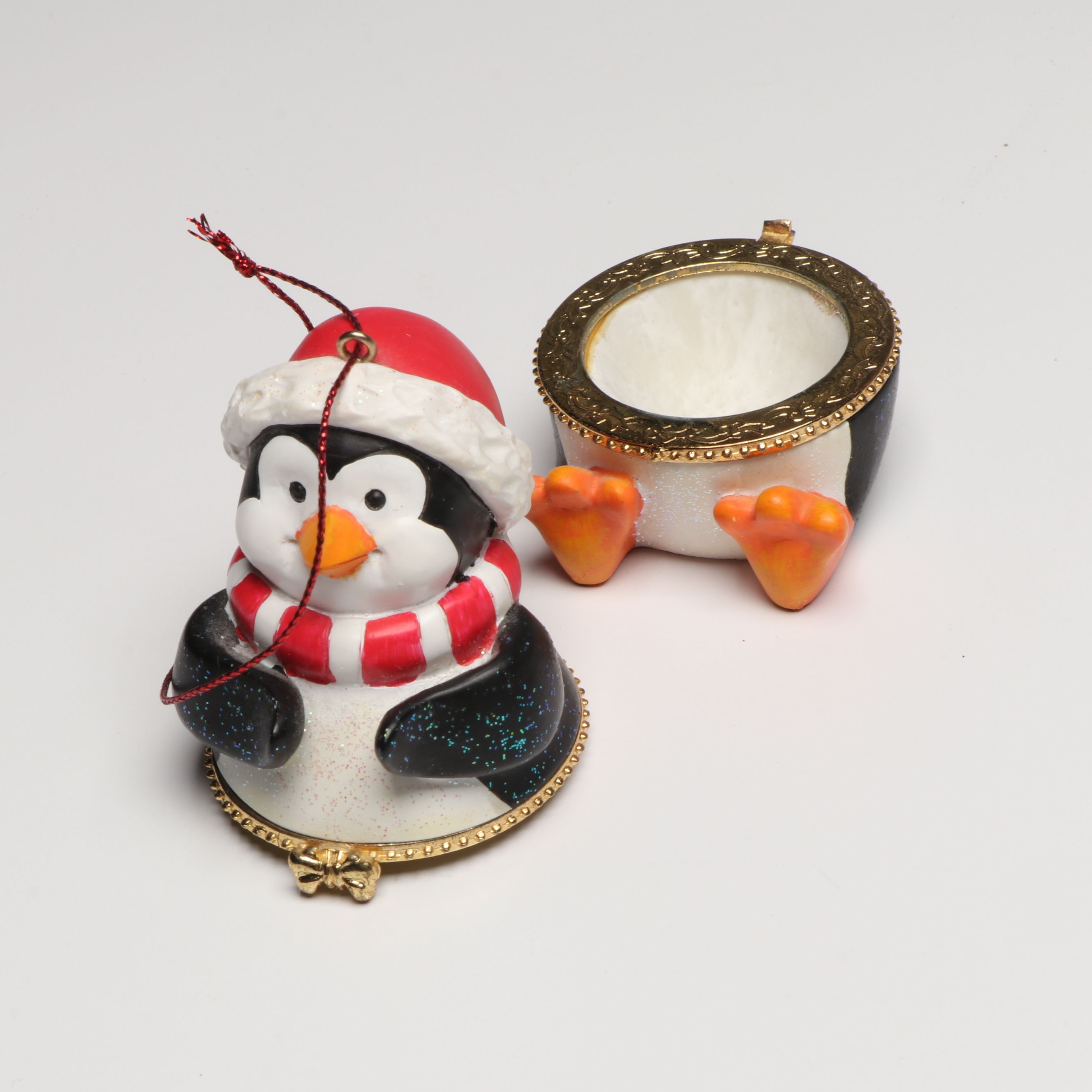 D&V Co. Talking Penguin Chatterbox Radio with Candle Toppers, More Penguin Décor