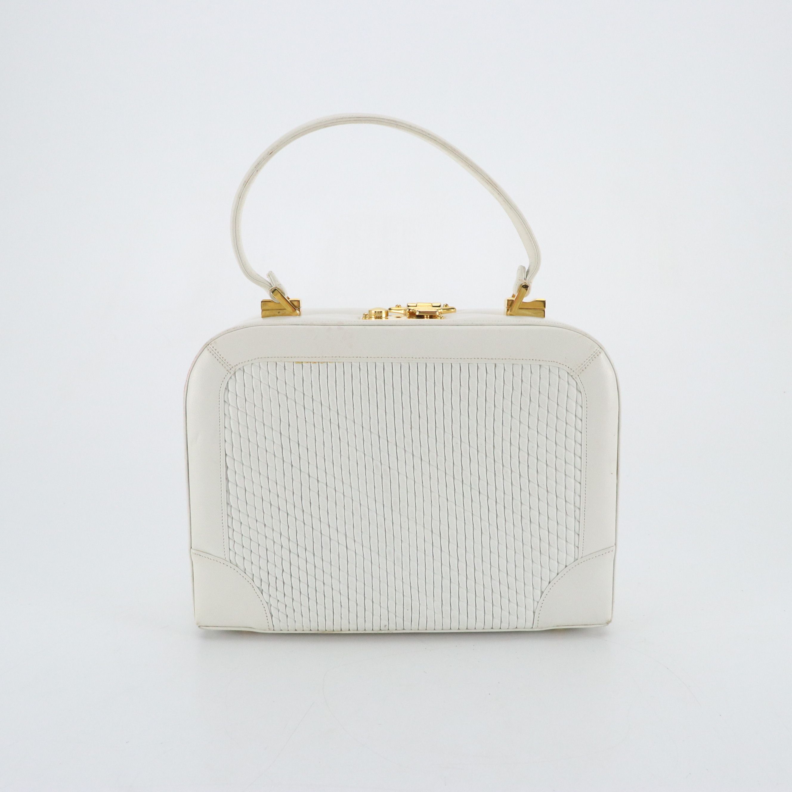 Judith Leiber Handbag in White Leather