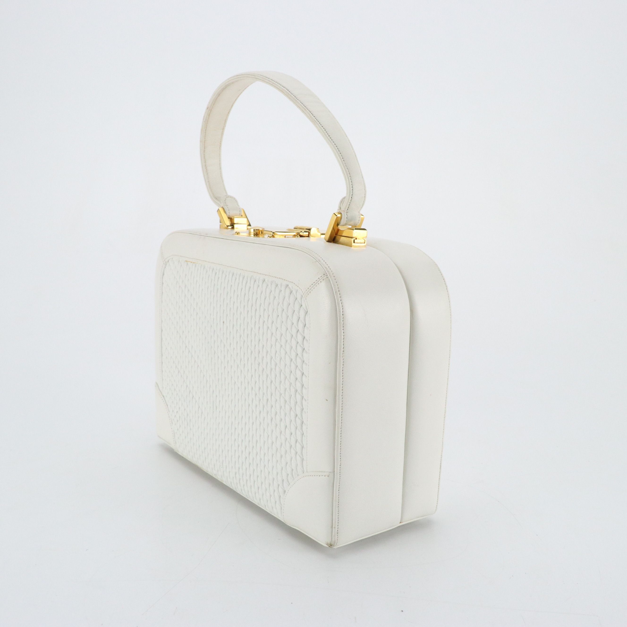 Judith Leiber Handbag in White Leather