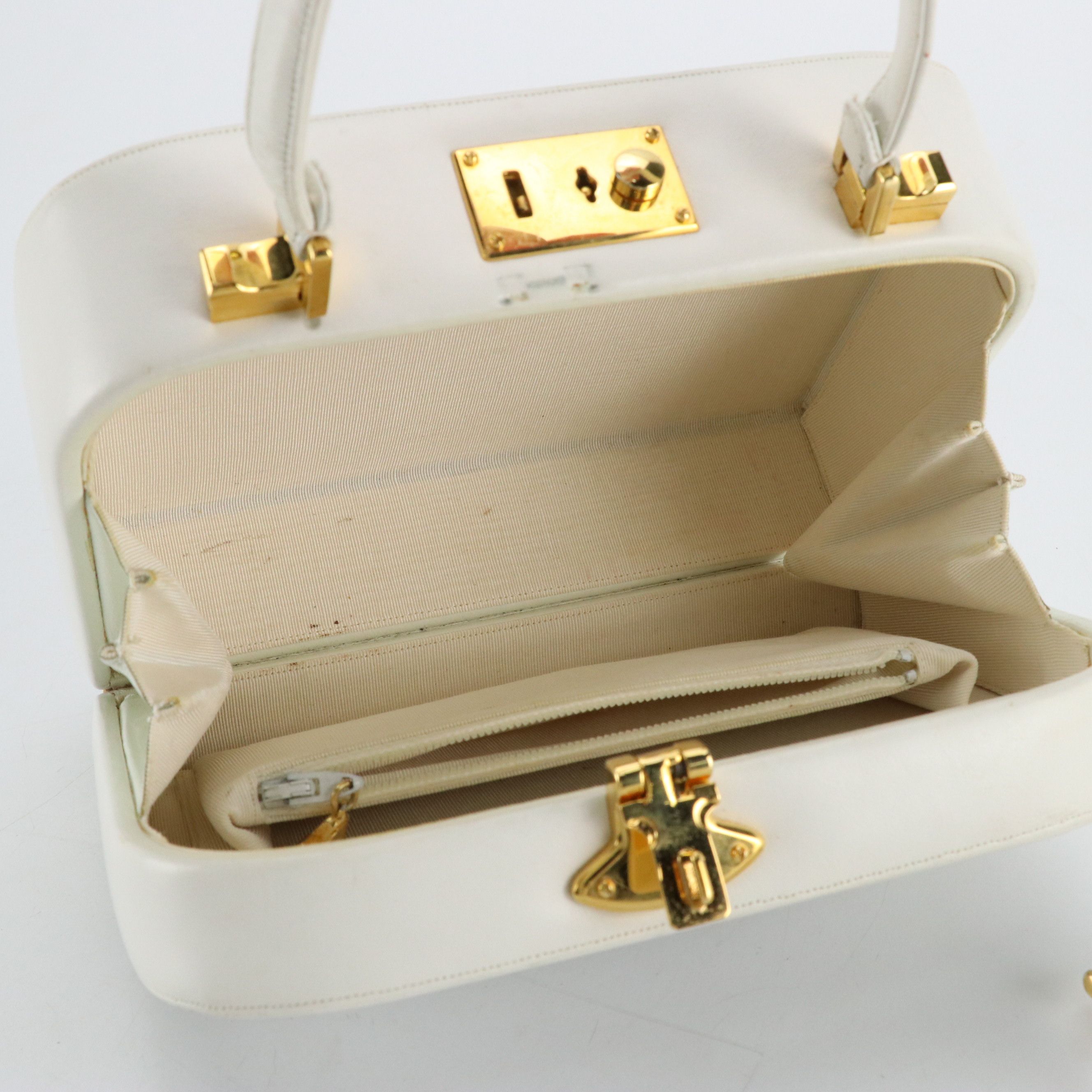 Judith Leiber Handbag in White Leather