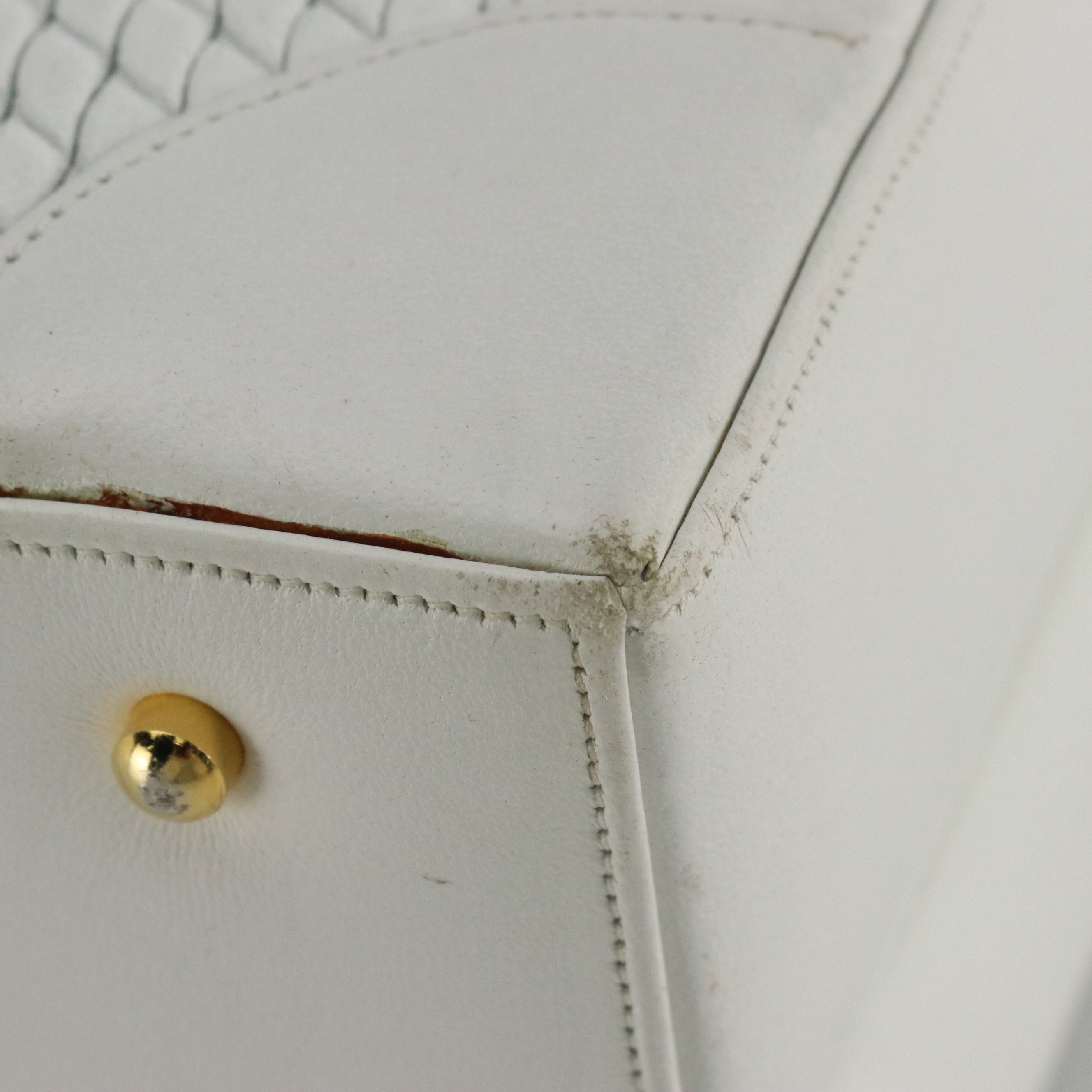 Judith Leiber Handbag in White Leather