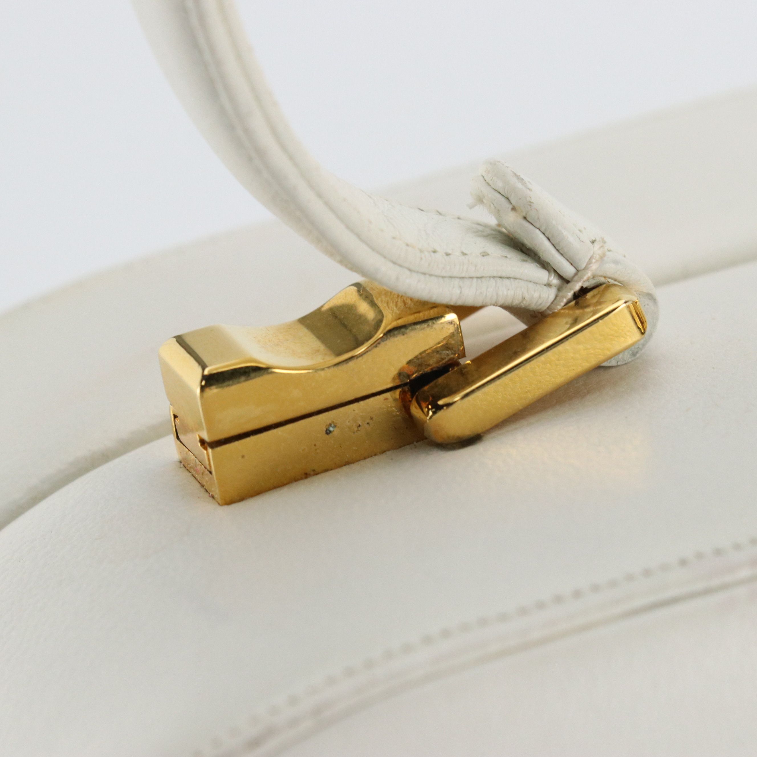 Judith Leiber Handbag in White Leather