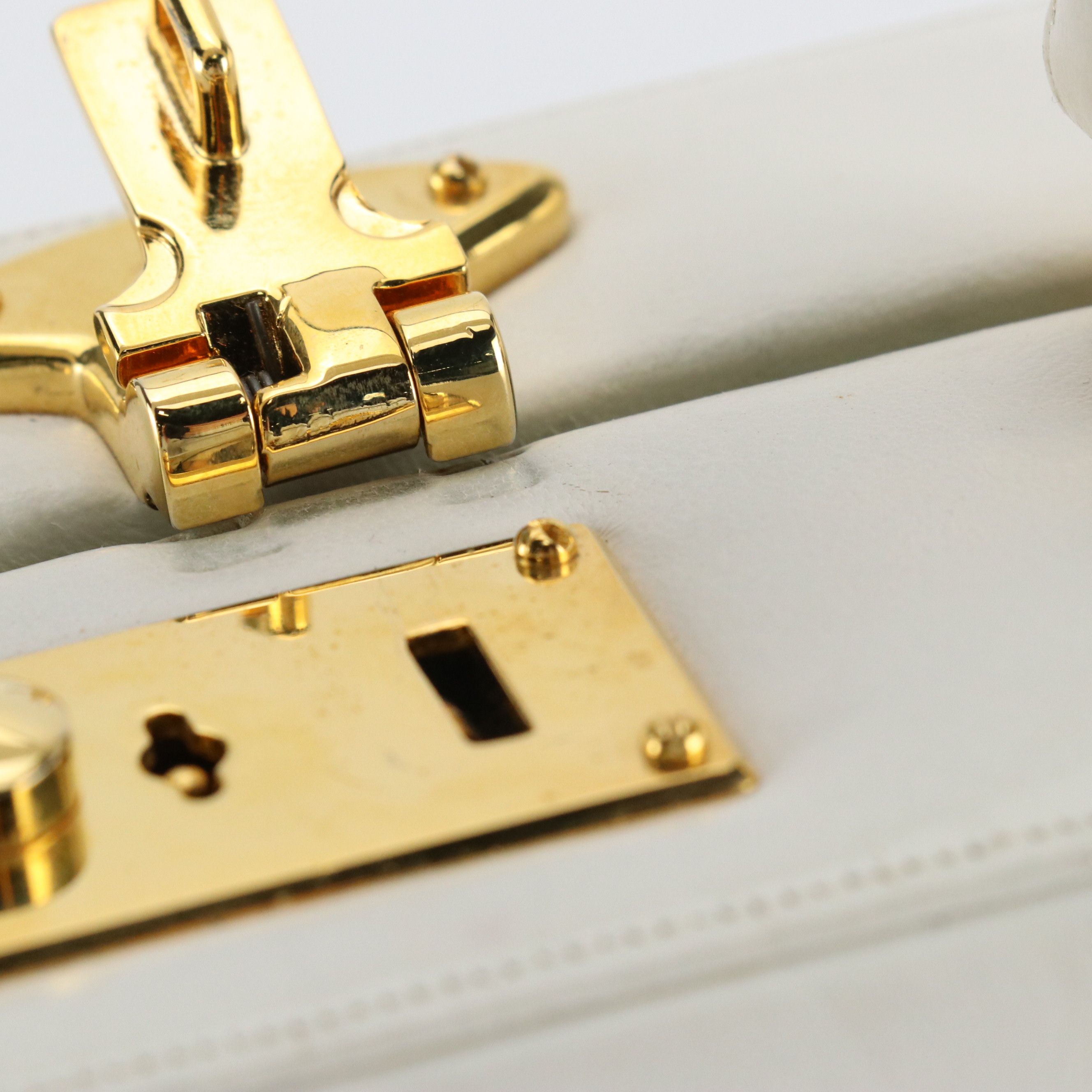 Judith Leiber Handbag in White Leather