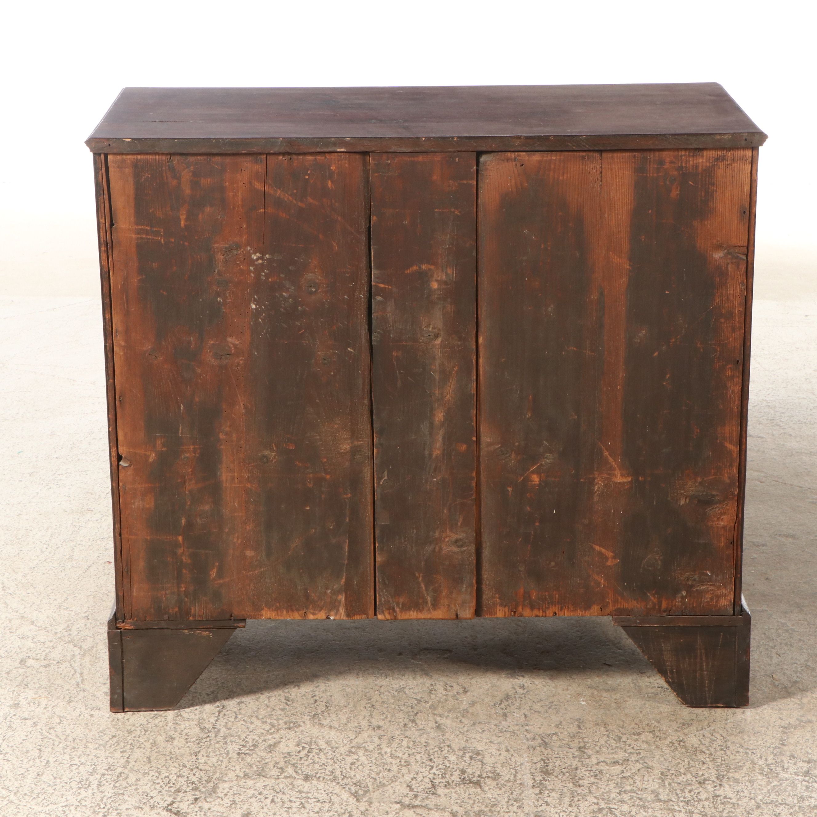 Hepplewhite Style Mahogany Chest of Drawers, Late 18th to Mid-19th Century