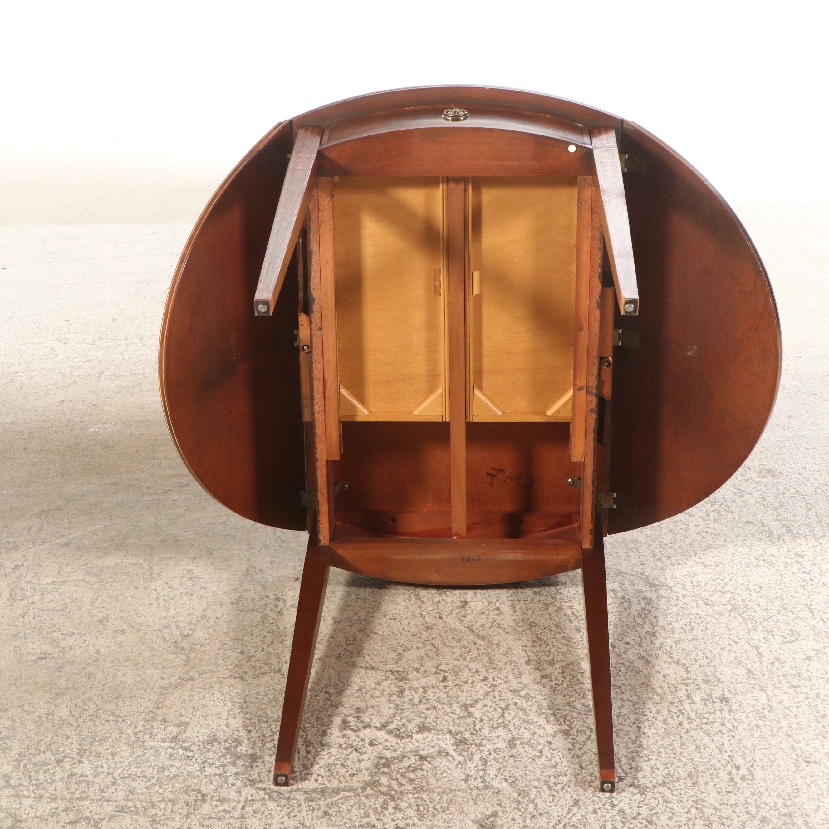 Baker Furniture Federal Style Inlaid Mahogany Pembroke Table