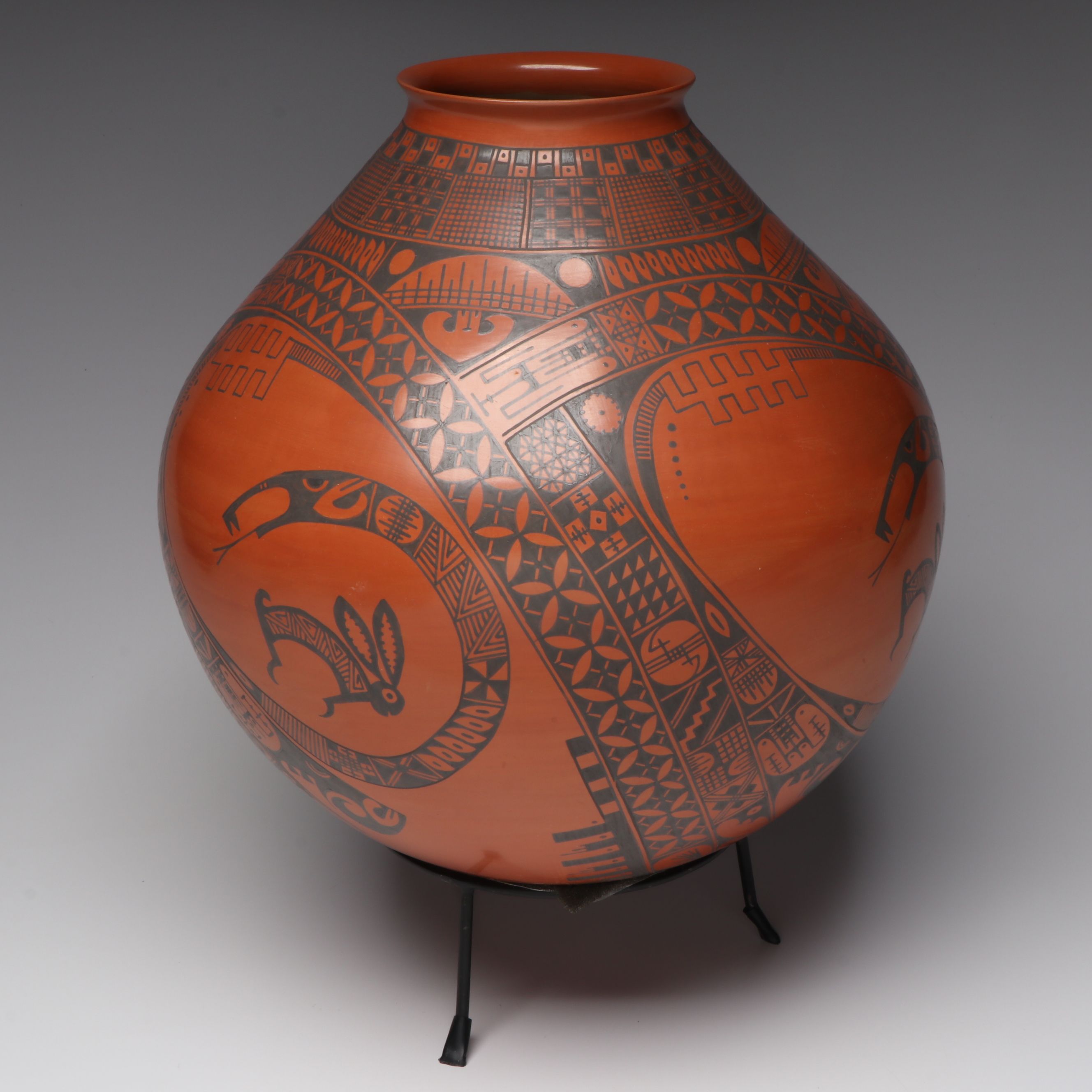 Socorro Sandoval Signed Mata Ortiz Pottery Olla, 20th Century