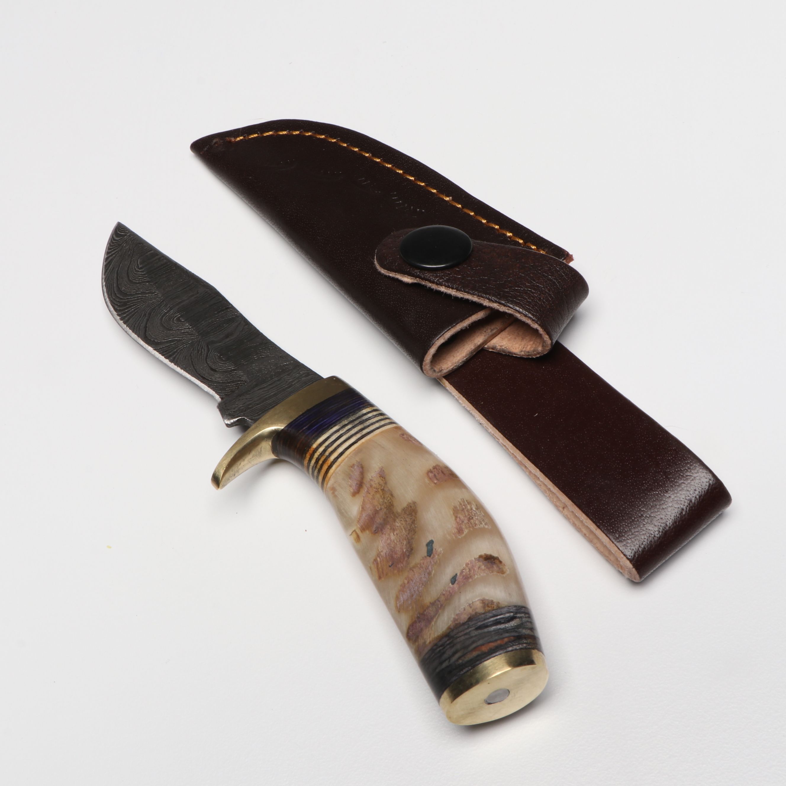Damascus Steel Skinner Knives in Leather Scabbards