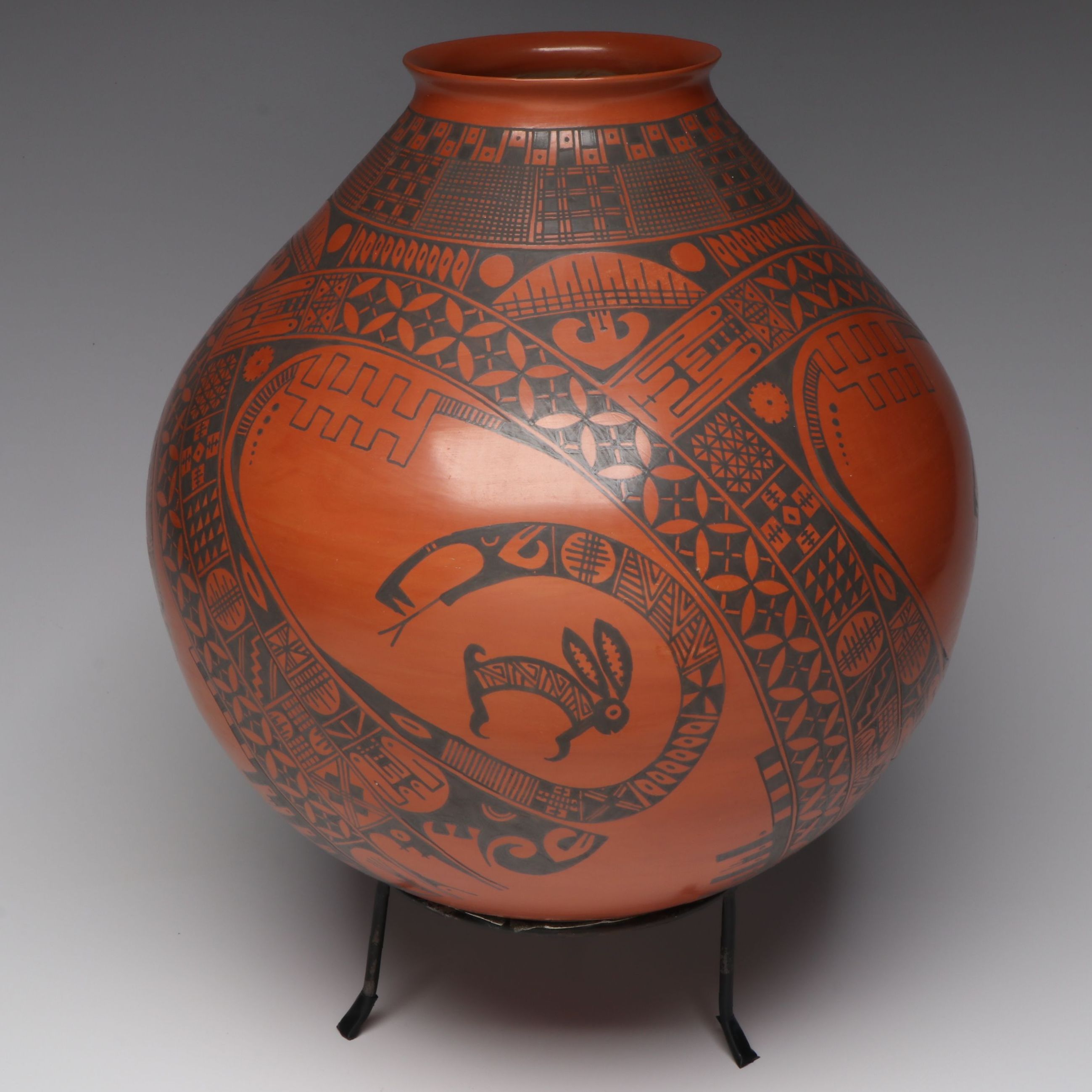 Socorro Sandoval Signed Mata Ortiz Pottery Olla, 20th Century