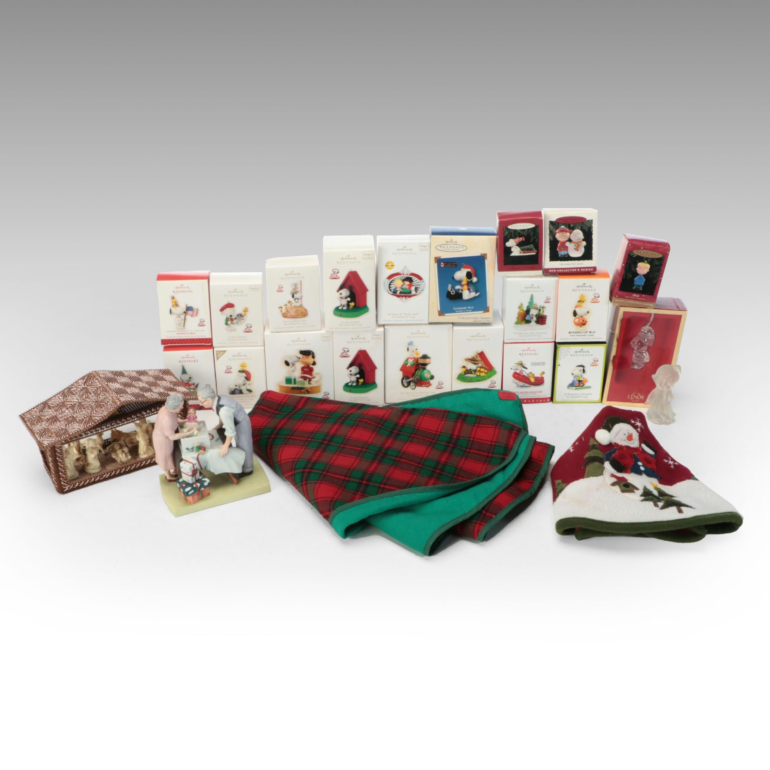 Norman Rockwell "The American Family" Figurine, "Peanuts" Ornaments & More Décor
