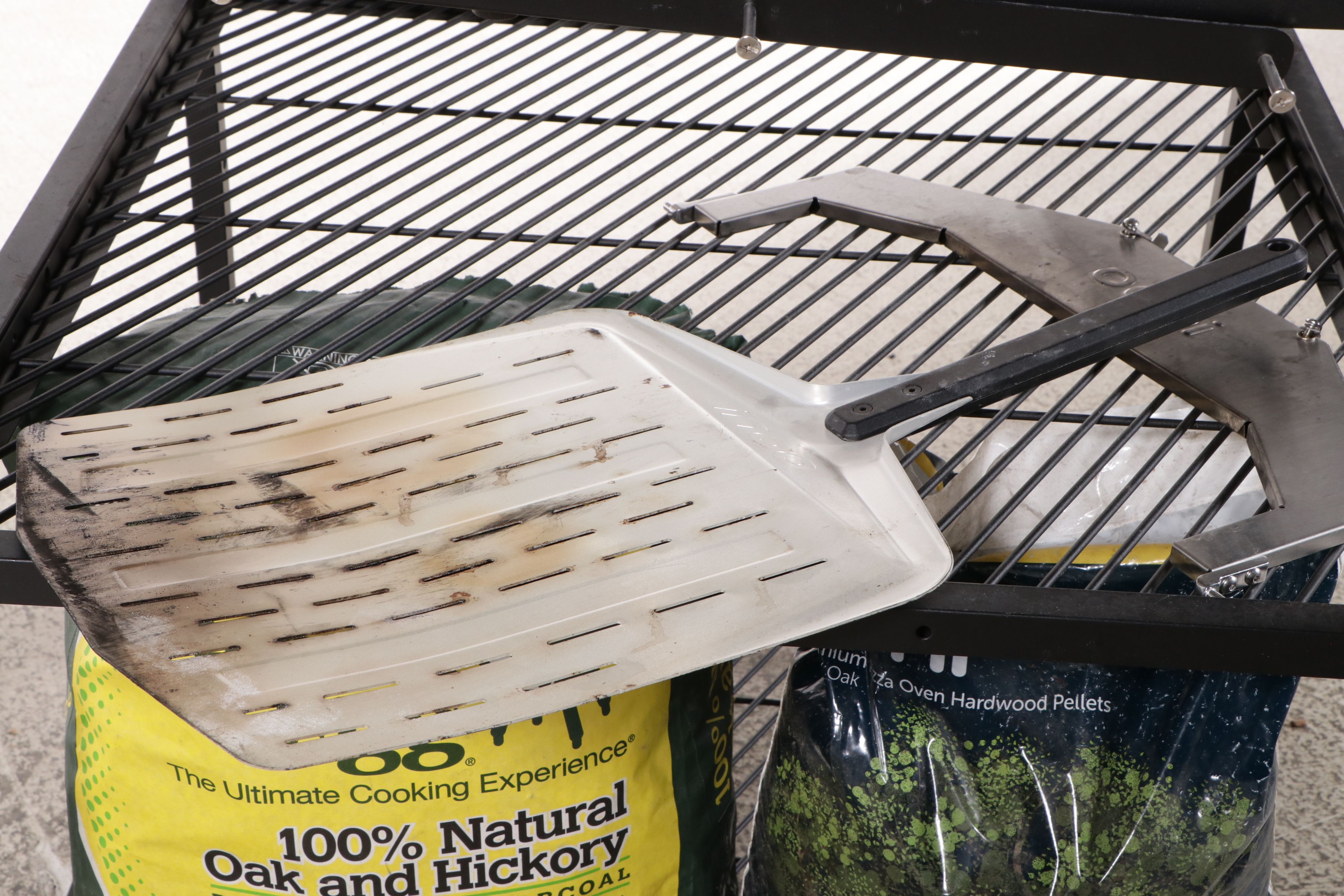 Ooni Pizza Oven with Stand and Accessories