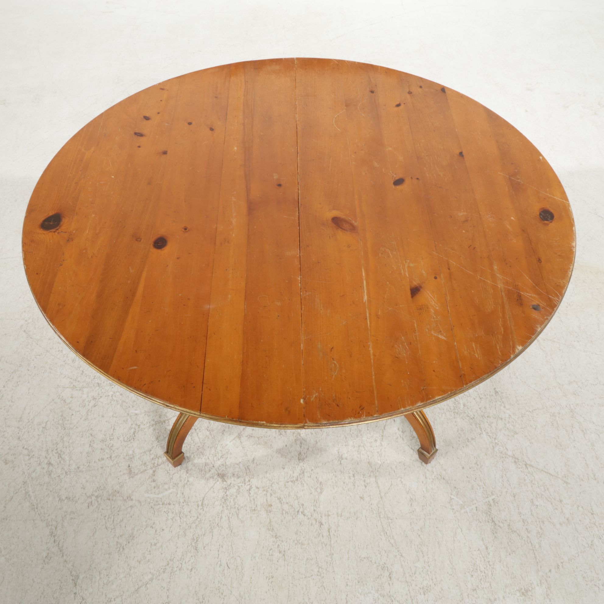 Baker Furniture "Historic Charleston" Federal Style Pine Dining Table