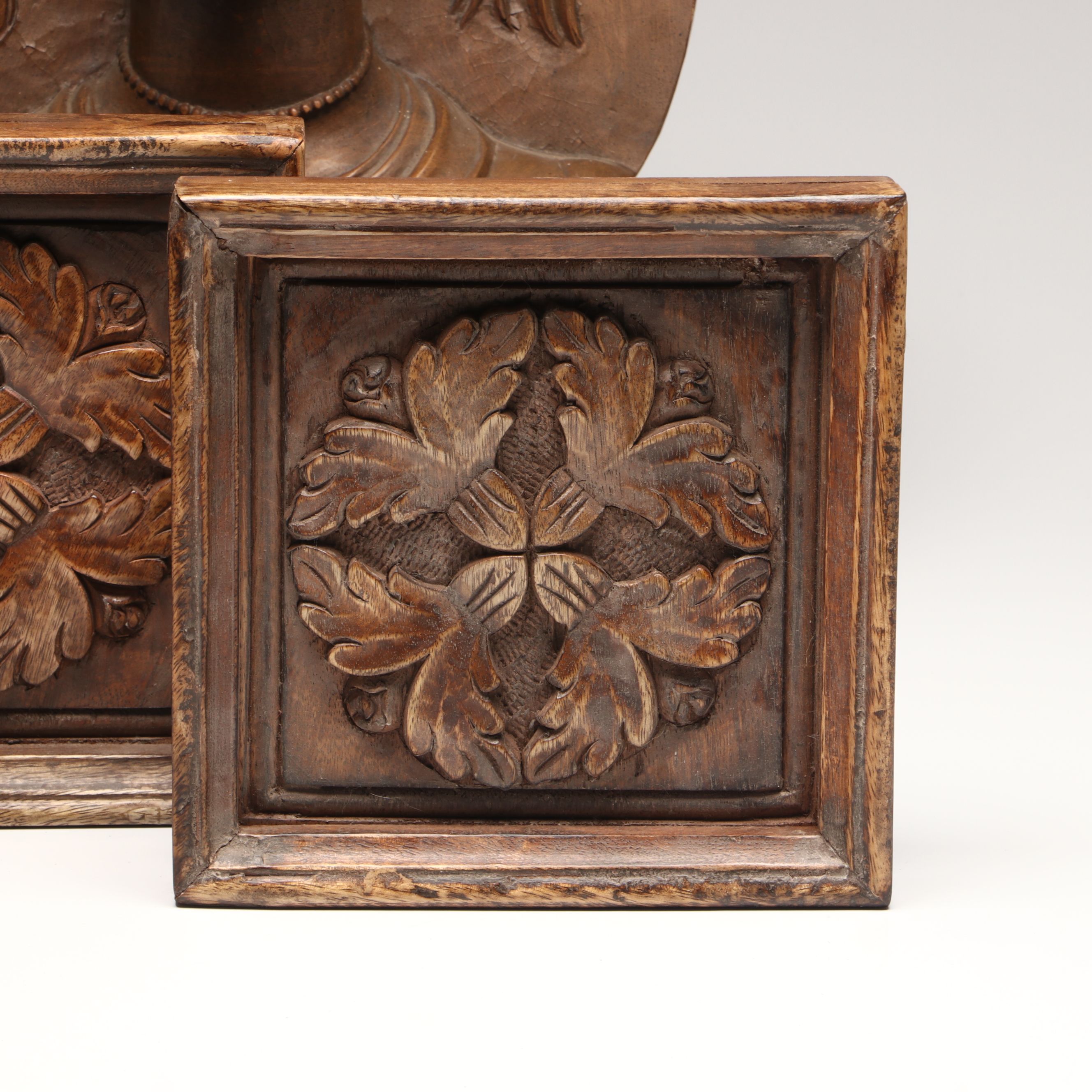 Nettle Creek Portrait Relief Wall Décor with Wooden Wall Carvings