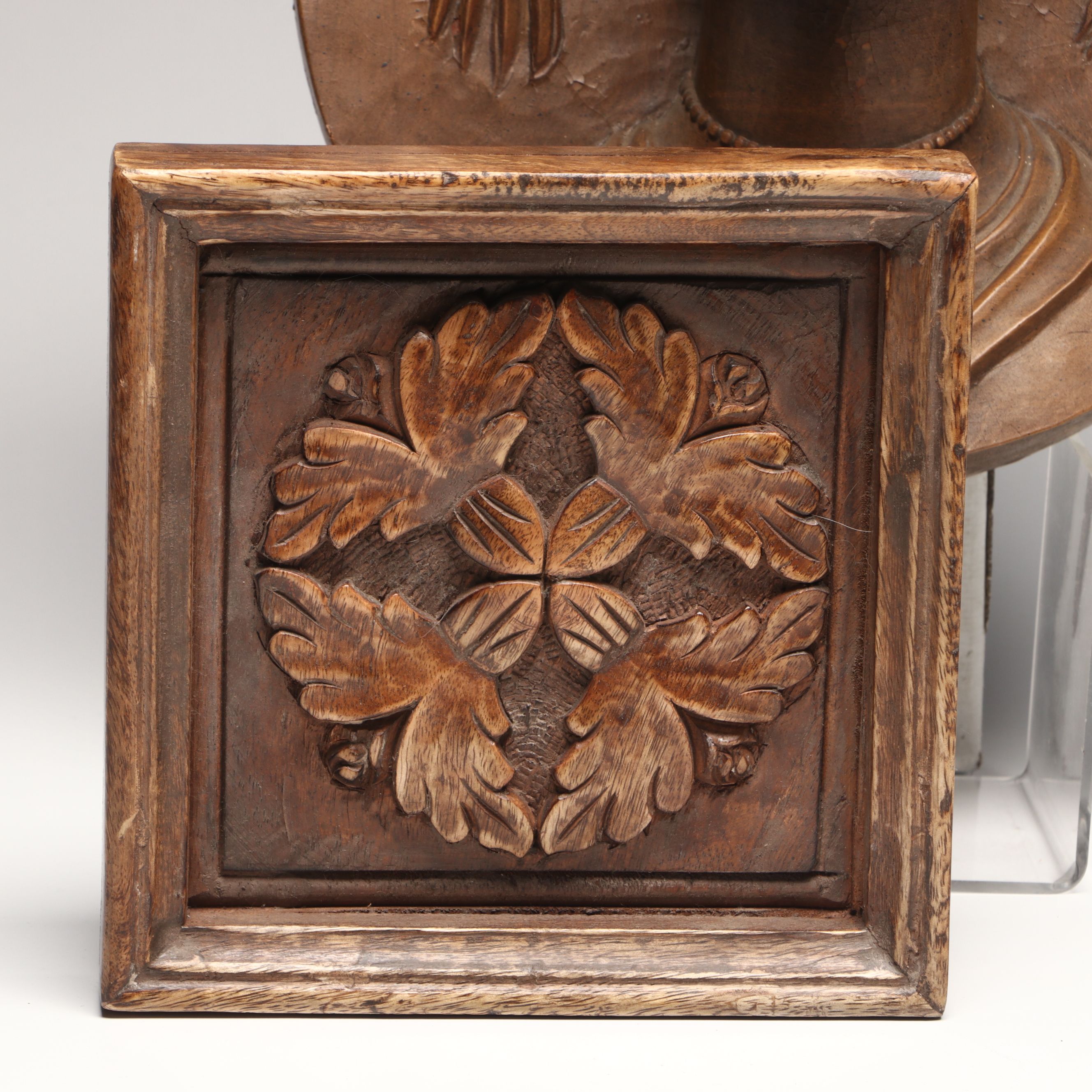 Nettle Creek Portrait Relief Wall Décor with Wooden Wall Carvings
