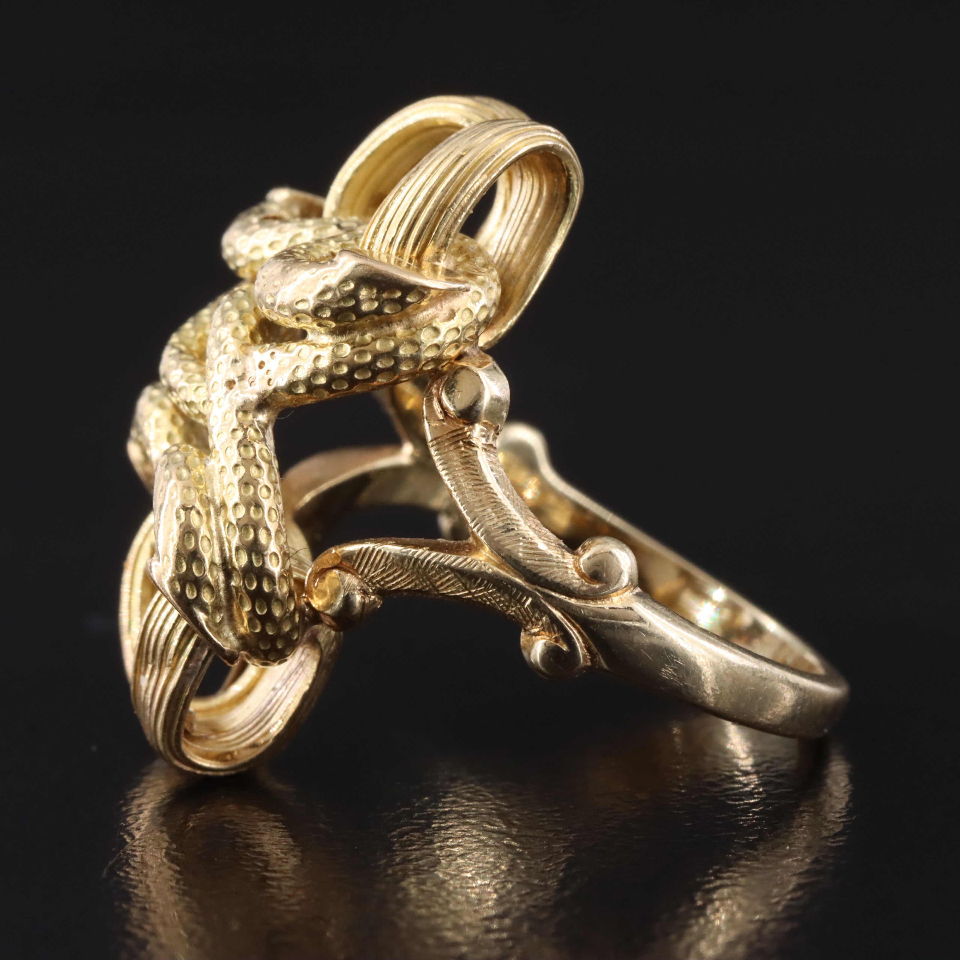 18K and 14K Knot Ring with Fluted Details