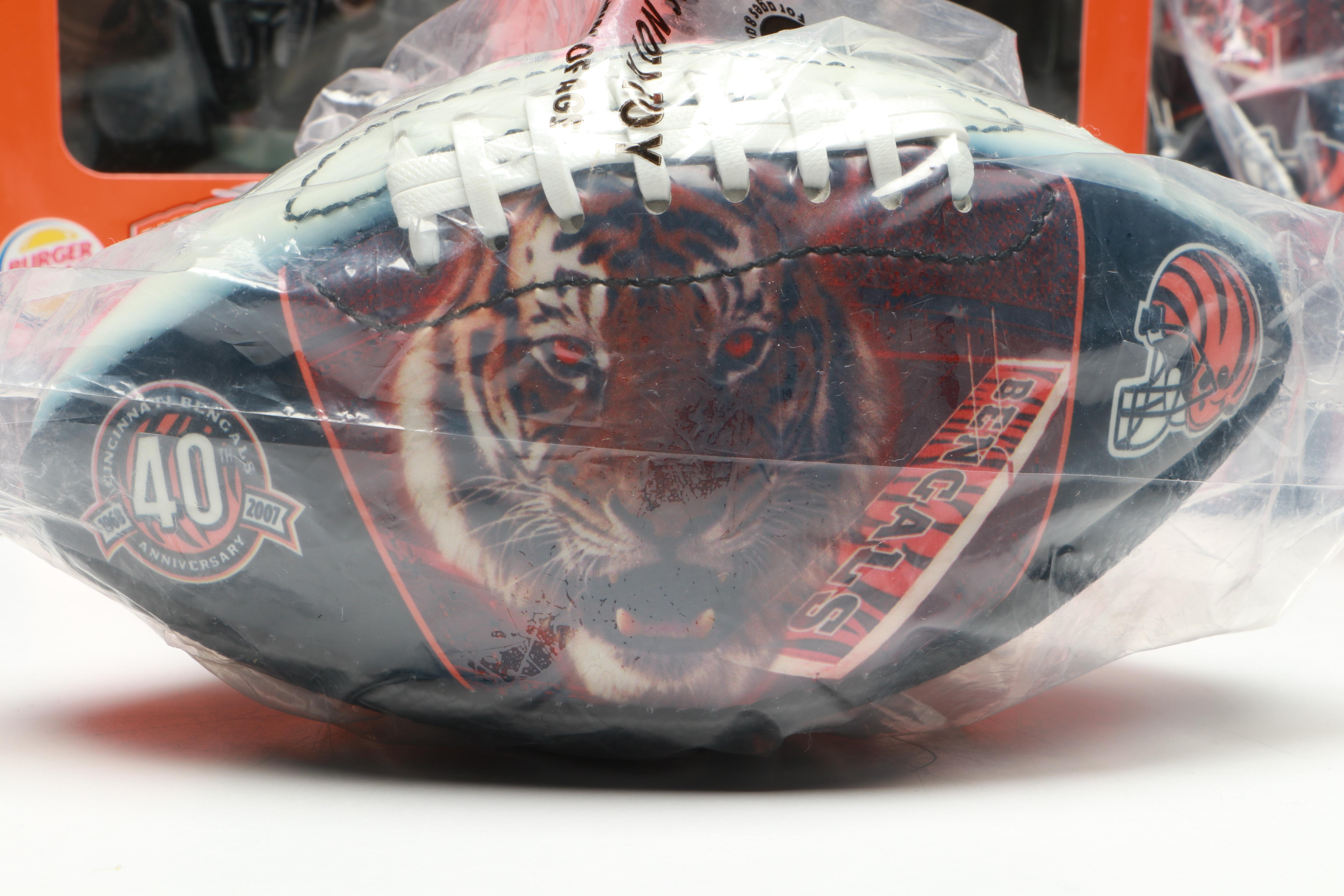 Cincinnati Bengals 2007 Collector's Series Bobbleheads and Team Autograph Balls