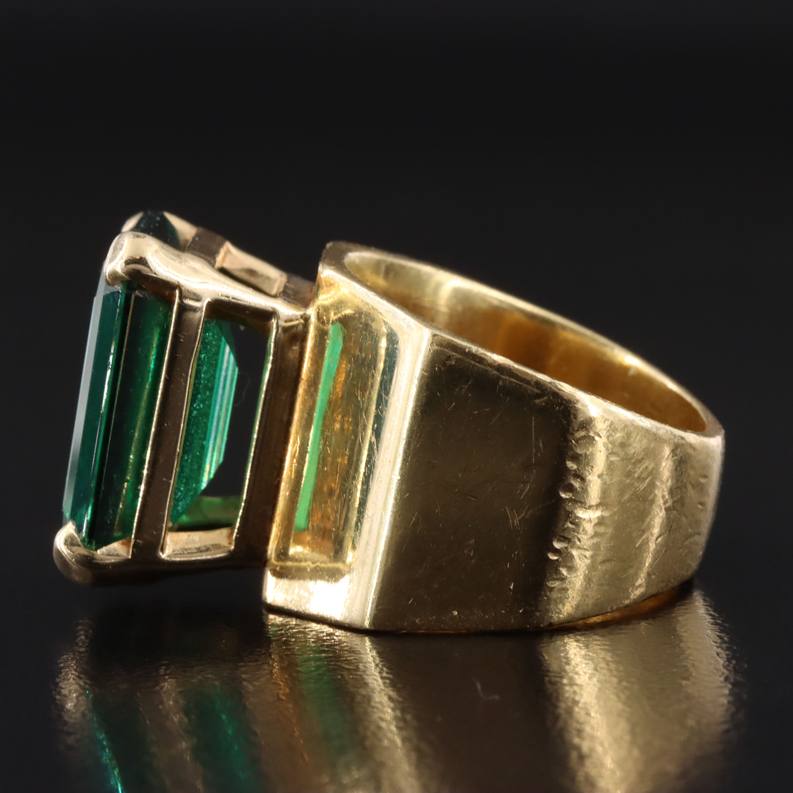 18K Spinel Triplet Ring