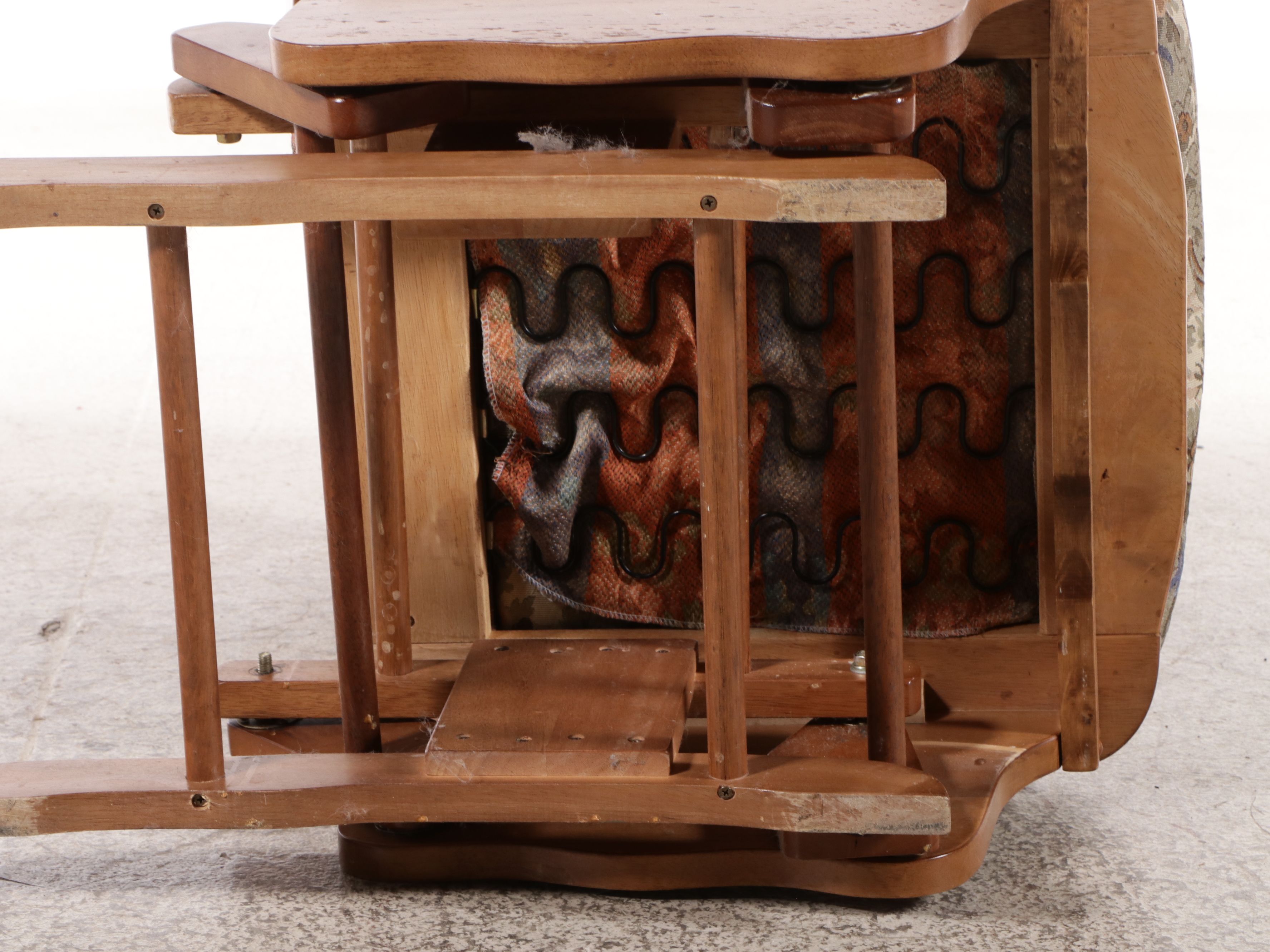 Colonial Style Maple Finish Glider Chair with Removable Cushions