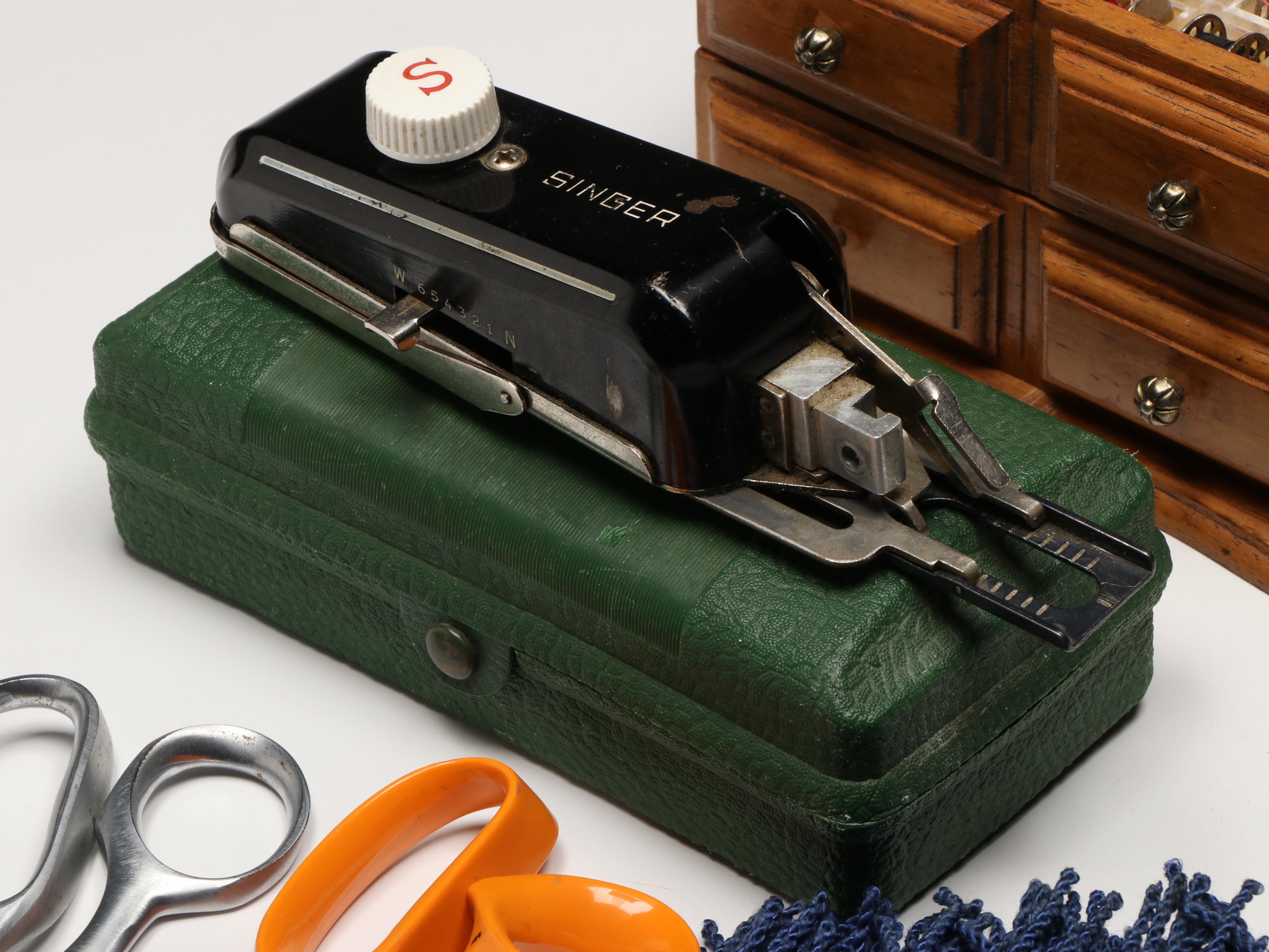 Singer Buttonholer Tool with Thread Spools, Scissors and More Sewing Accessories