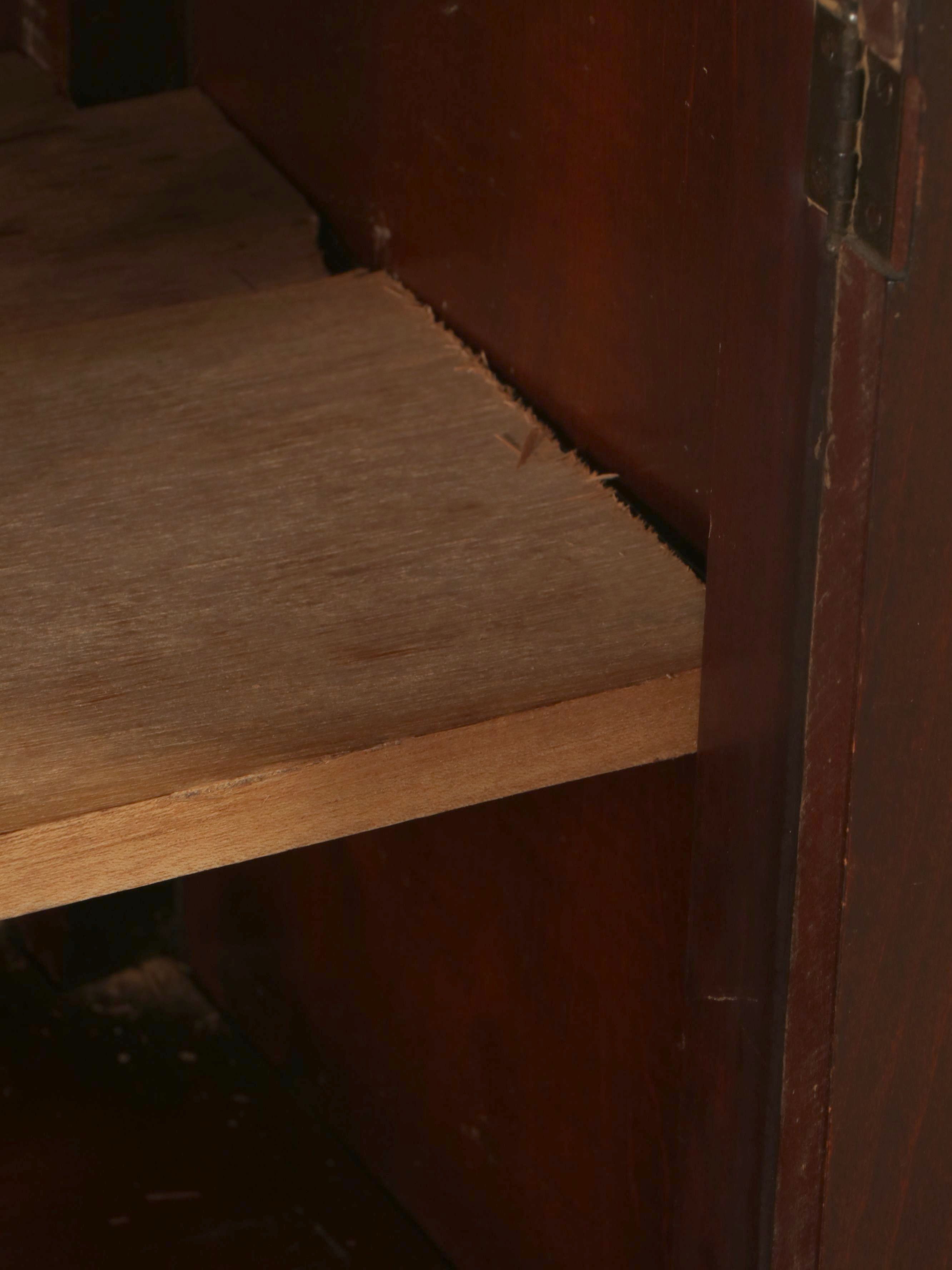 Hepplewhite Style Mahogany China Cabinet, 20th Century