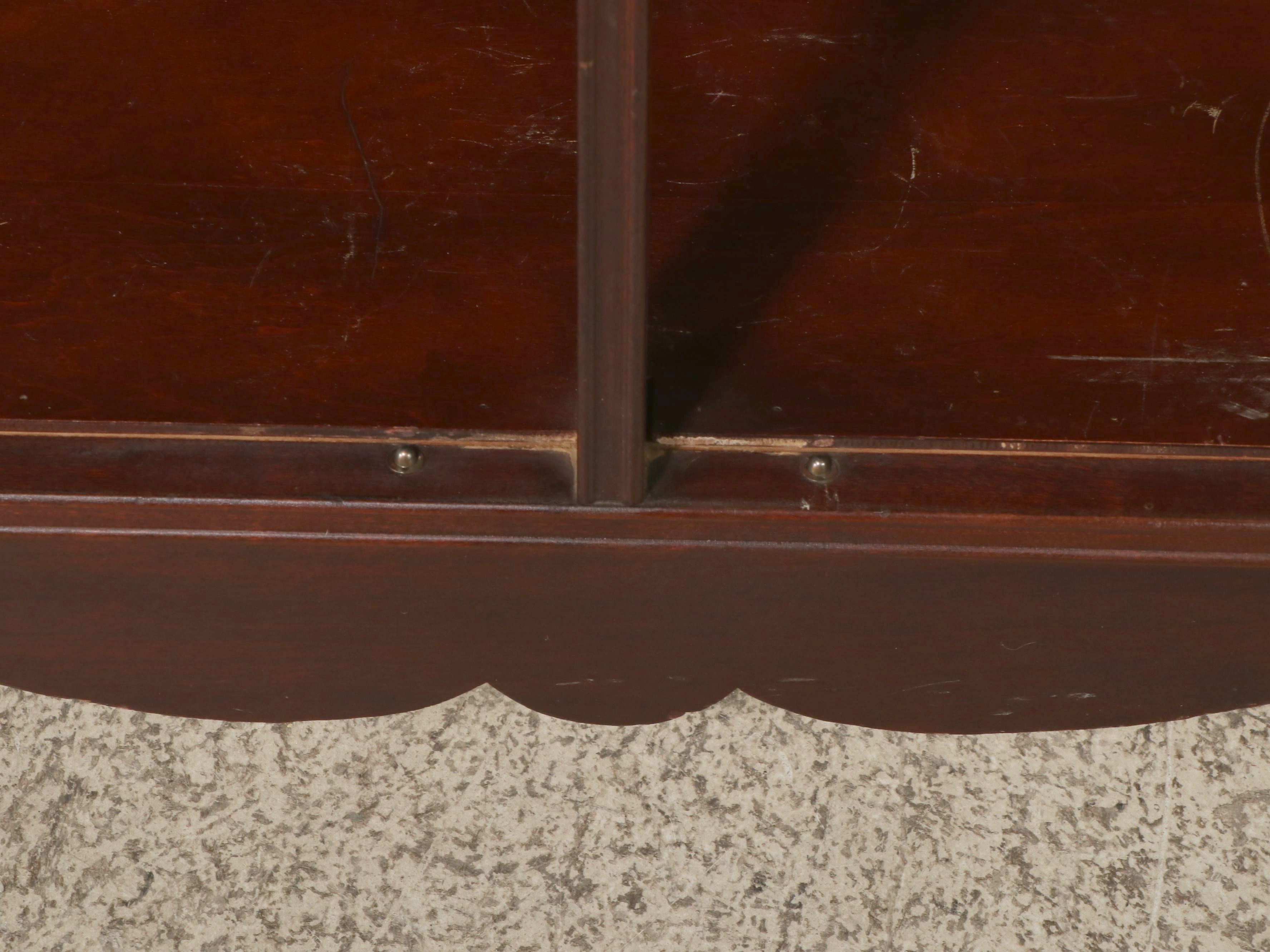 Hepplewhite Style Mahogany China Cabinet, 20th Century