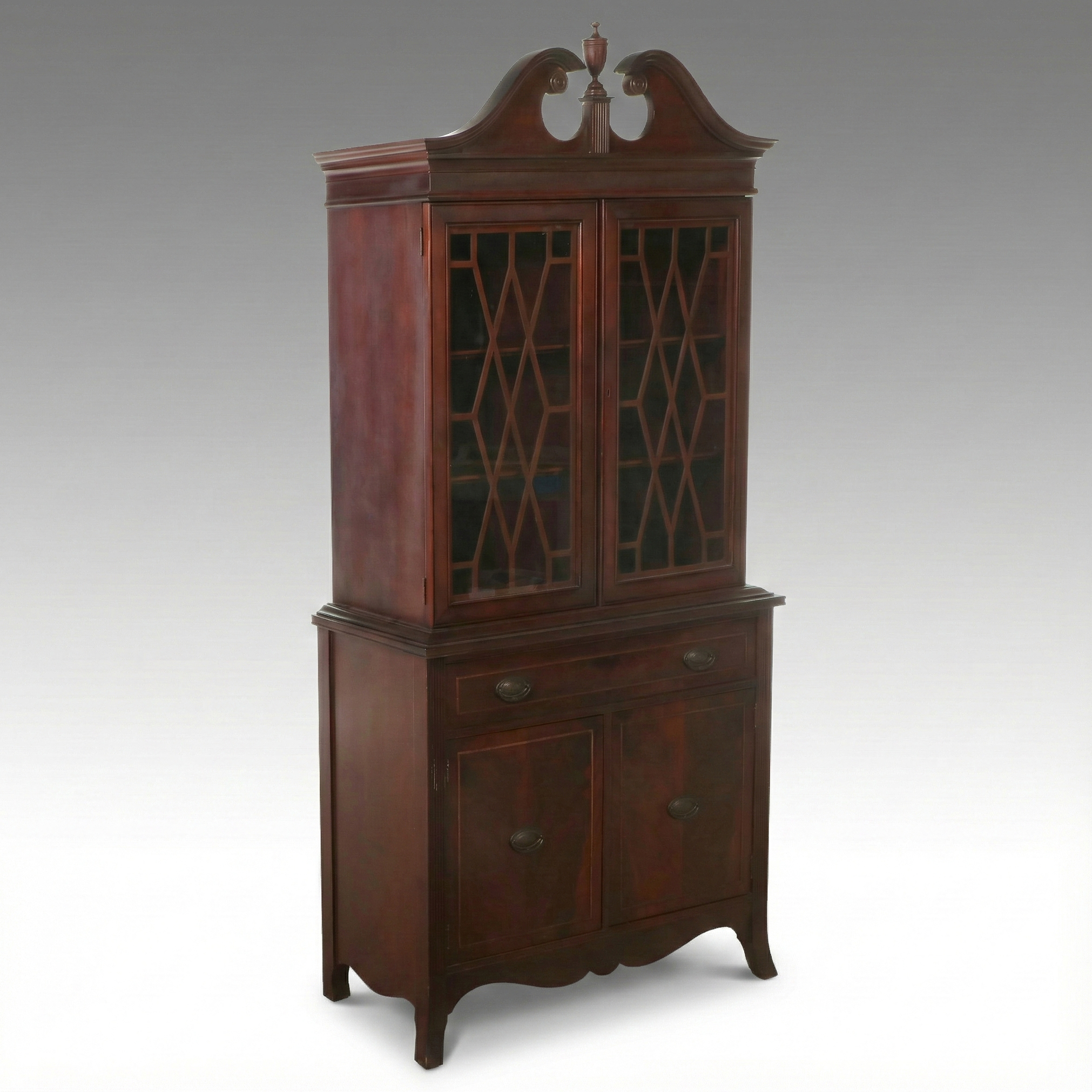 Hepplewhite Style Mahogany China Cabinet, 20th Century