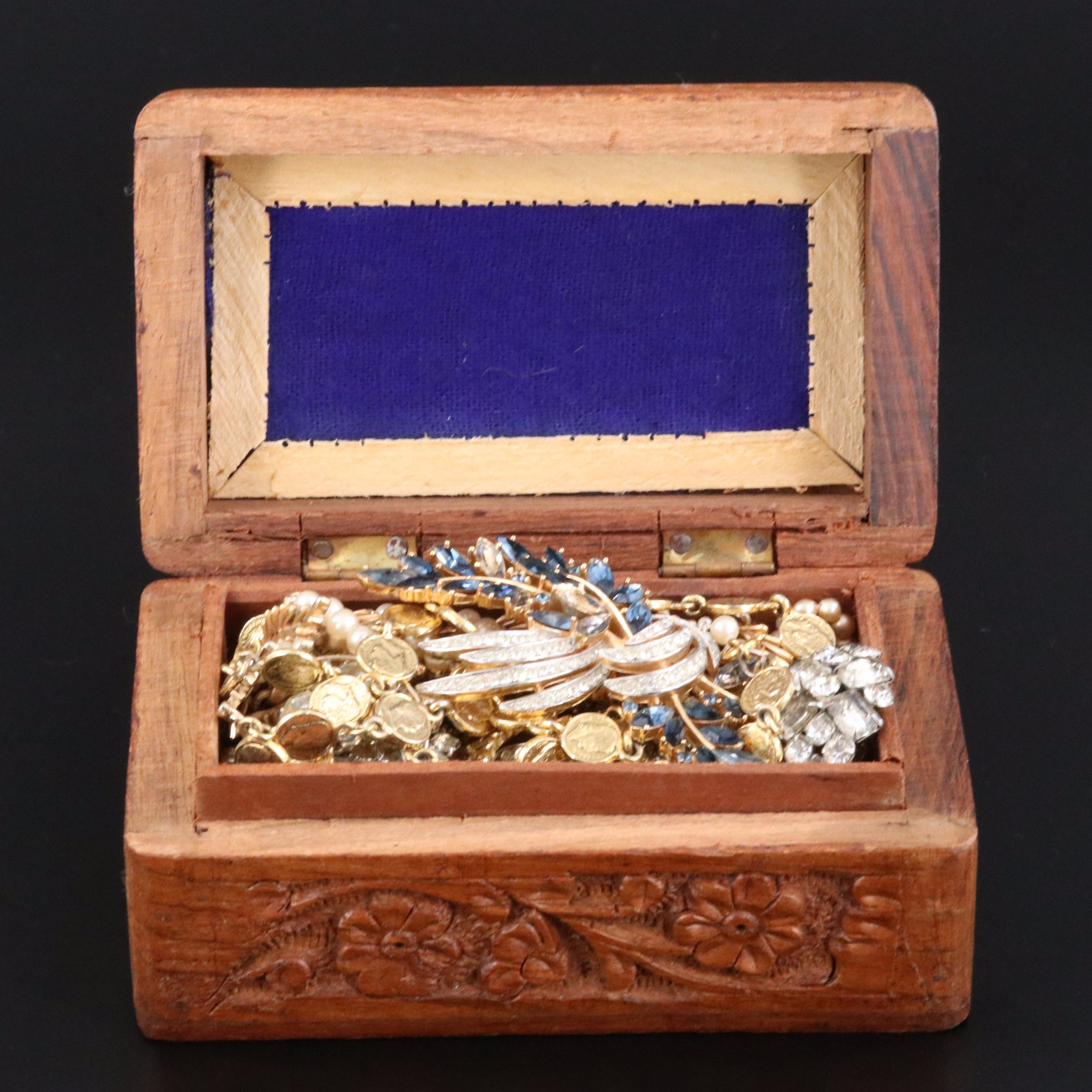 Uncommon Discoveries: Jewelry Collection