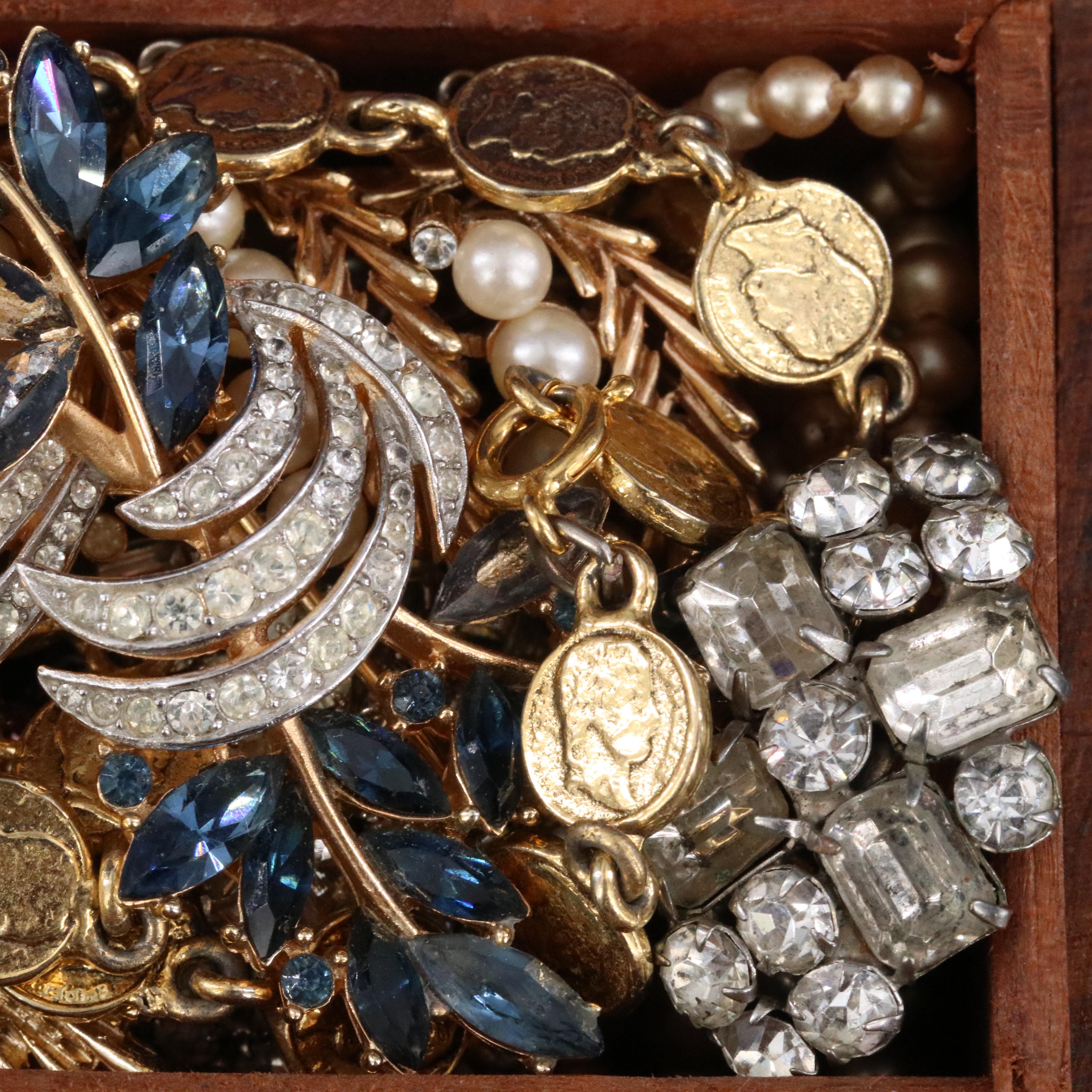 Uncommon Discoveries: Jewelry Collection