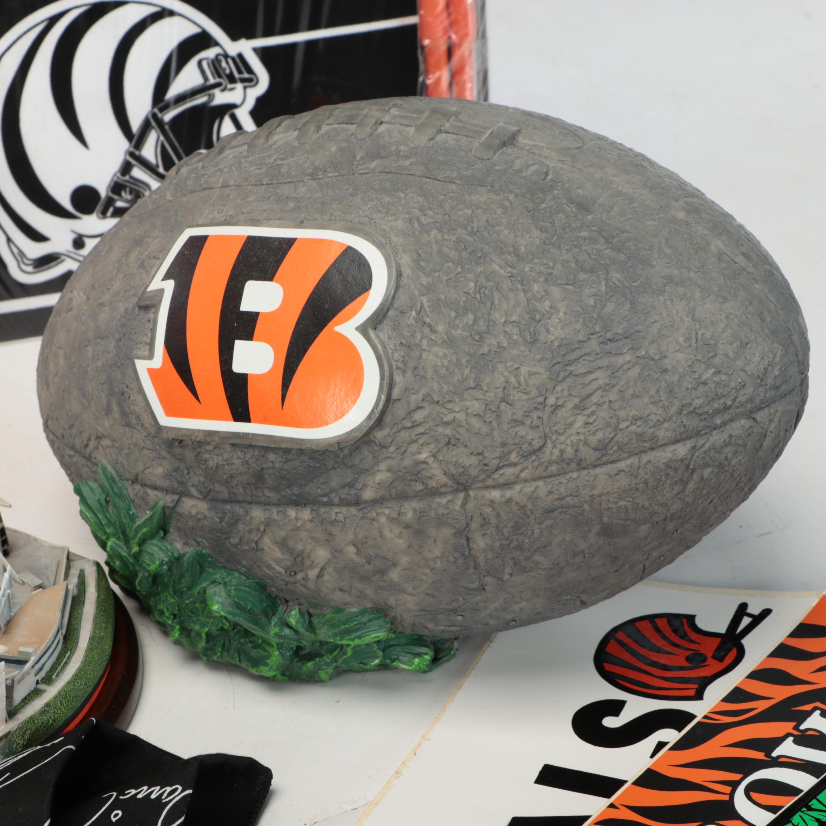 1988 Cincinnati Bengals Team Poster with Stadium Figurine and More Team Décor