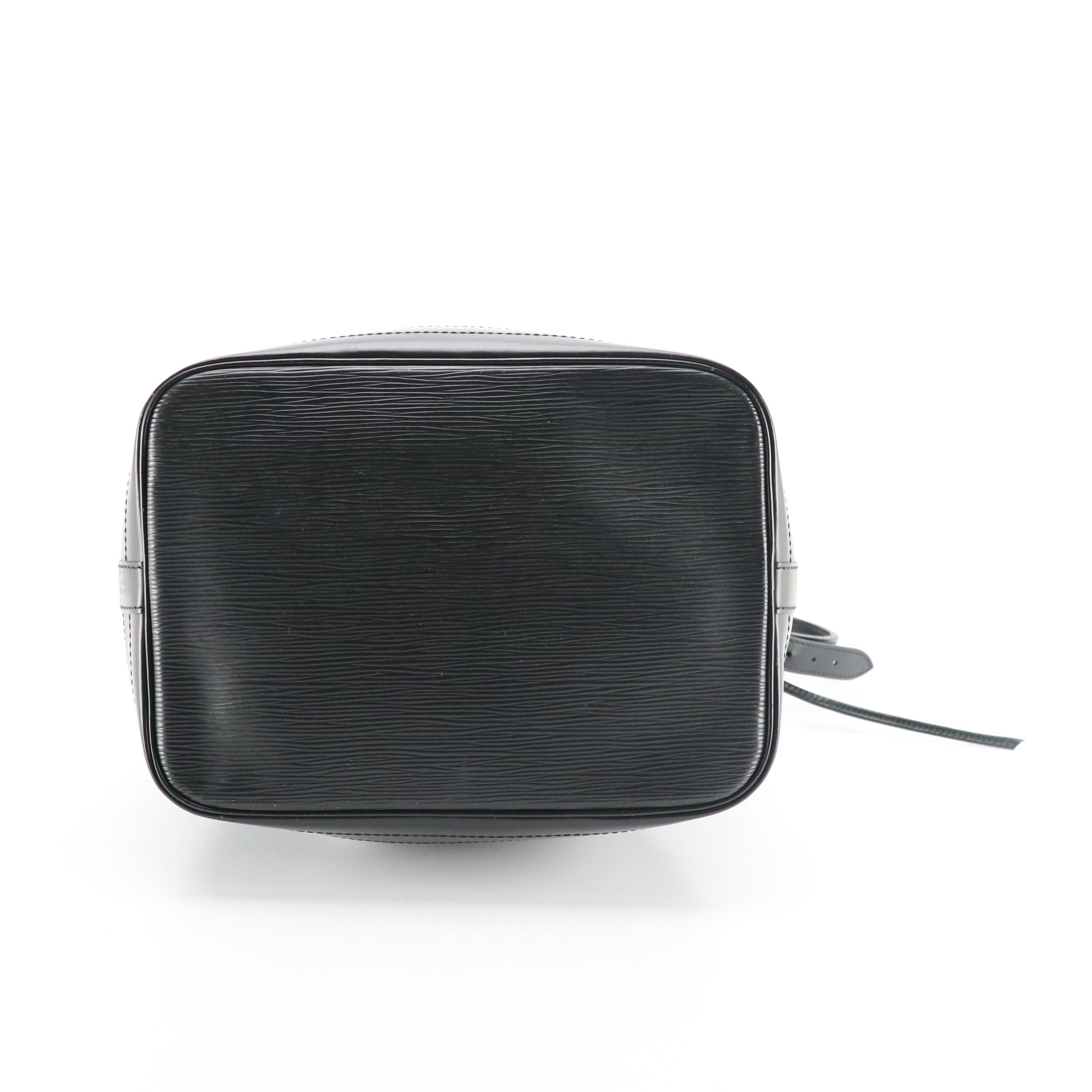 Louis Vuitton Noé Drawstring Tote in Black Epi and Smooth Leather