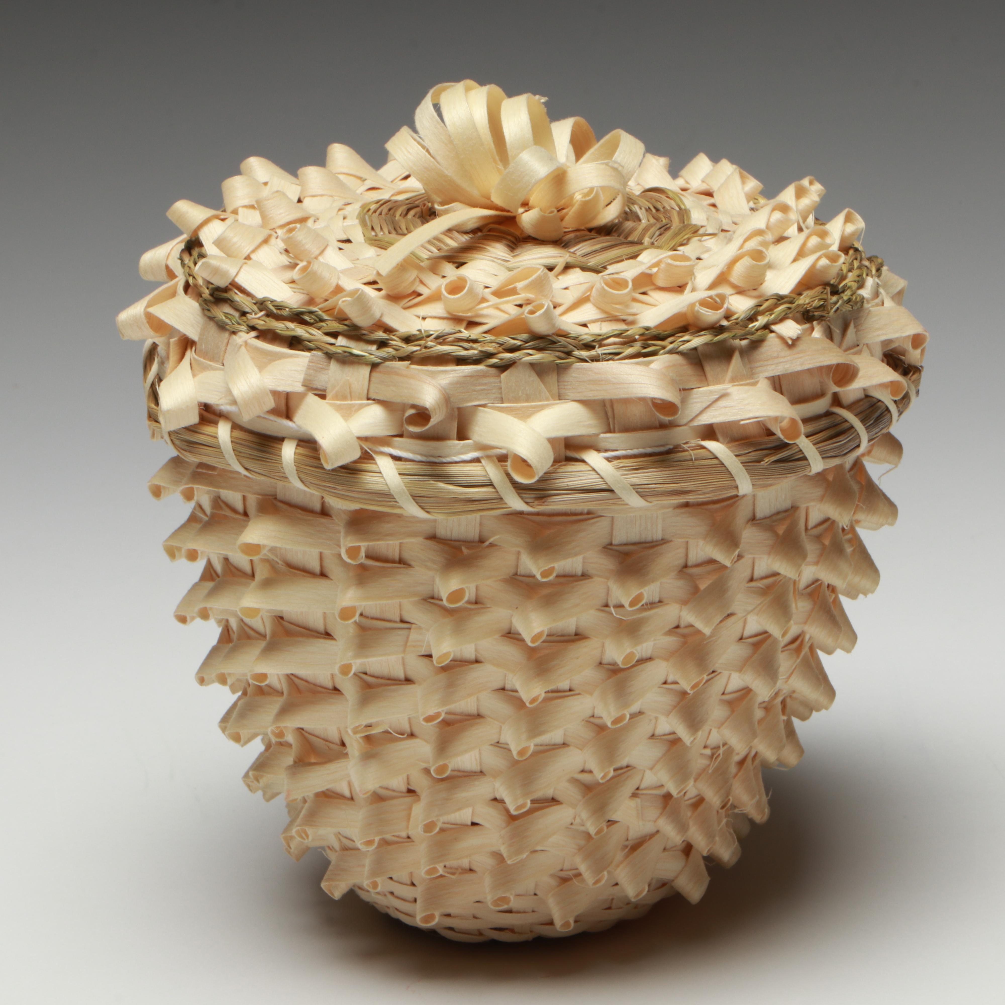 Ronnie-Leigh Goeman Onondaga Eel Clan Black Ash and Sweetgrass Lidded Basket