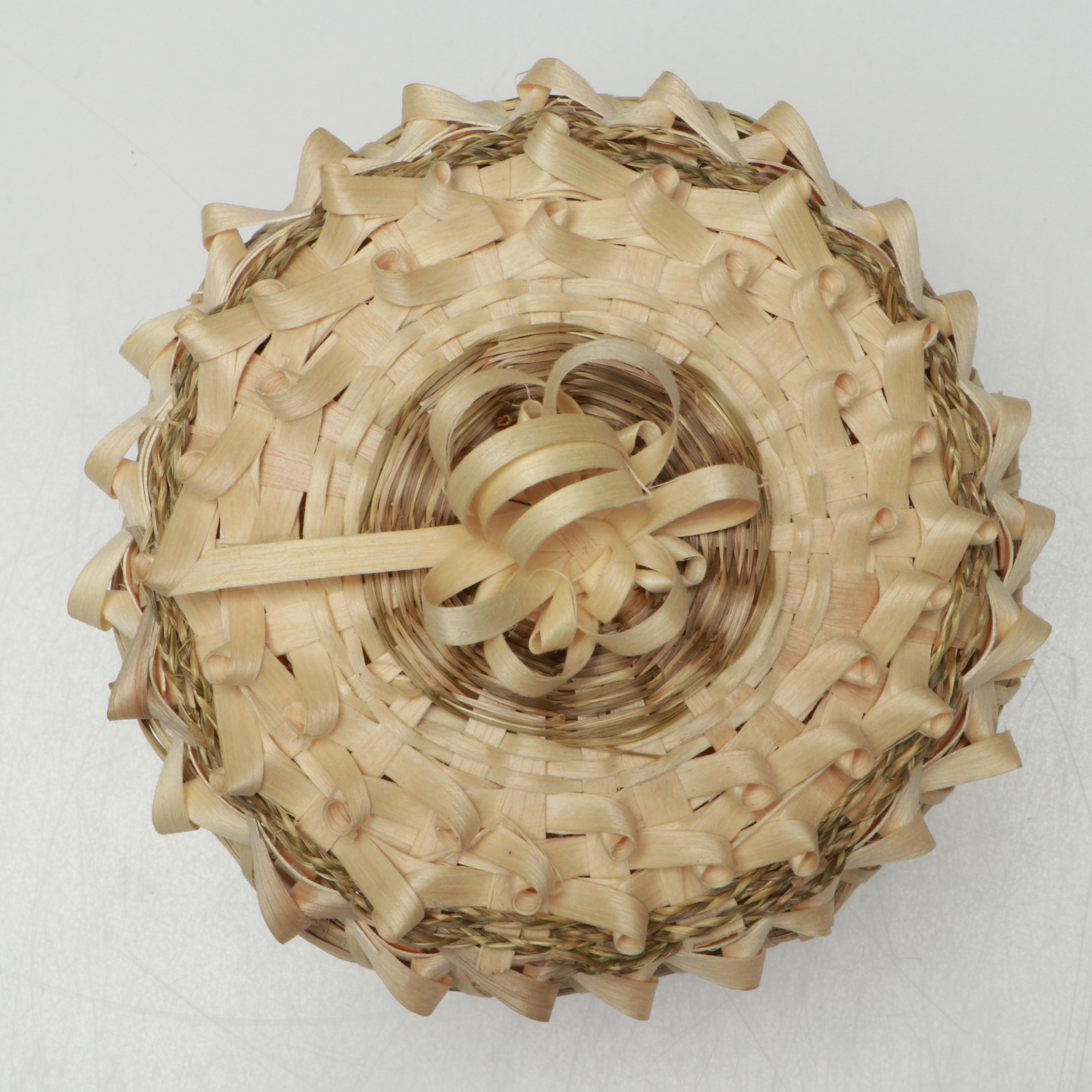 Ronnie-Leigh Goeman Onondaga Eel Clan Black Ash and Sweetgrass Lidded Basket