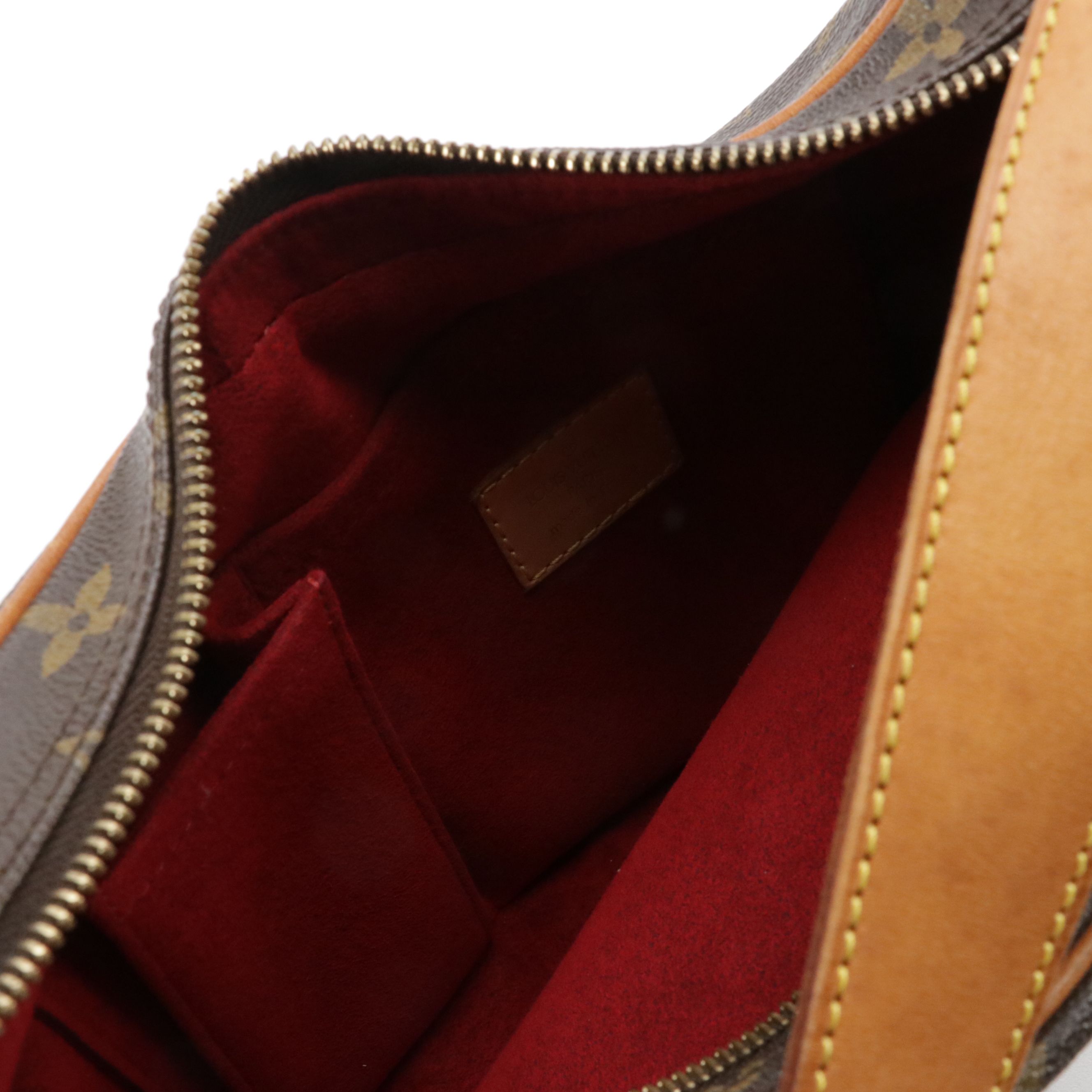 Louis Vuitton Croissant MM Shoulder Bag in Monogram Canvas and Leather