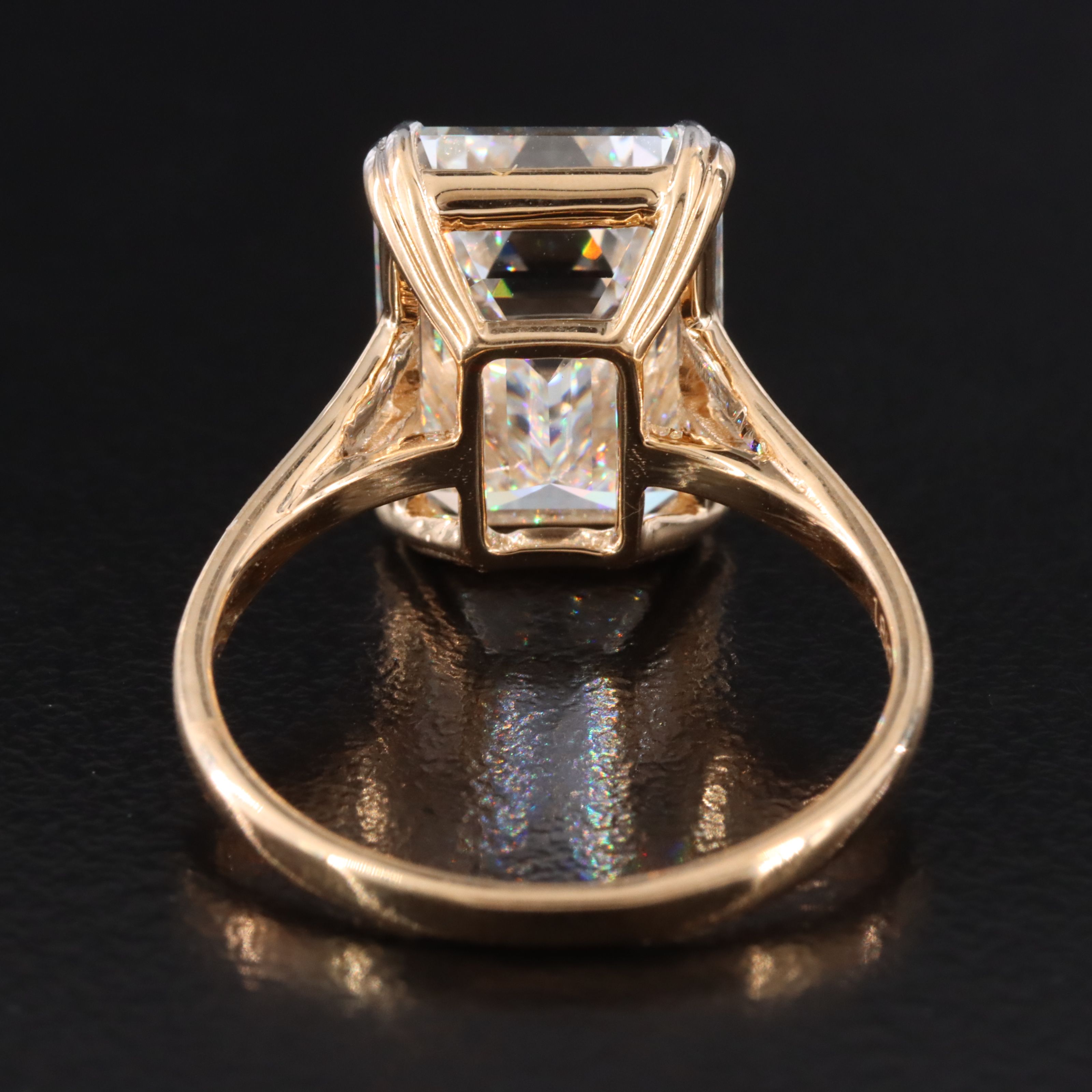 18K 7.11 CT Lab Grown Diamond Solitaire Ring with IGI Report