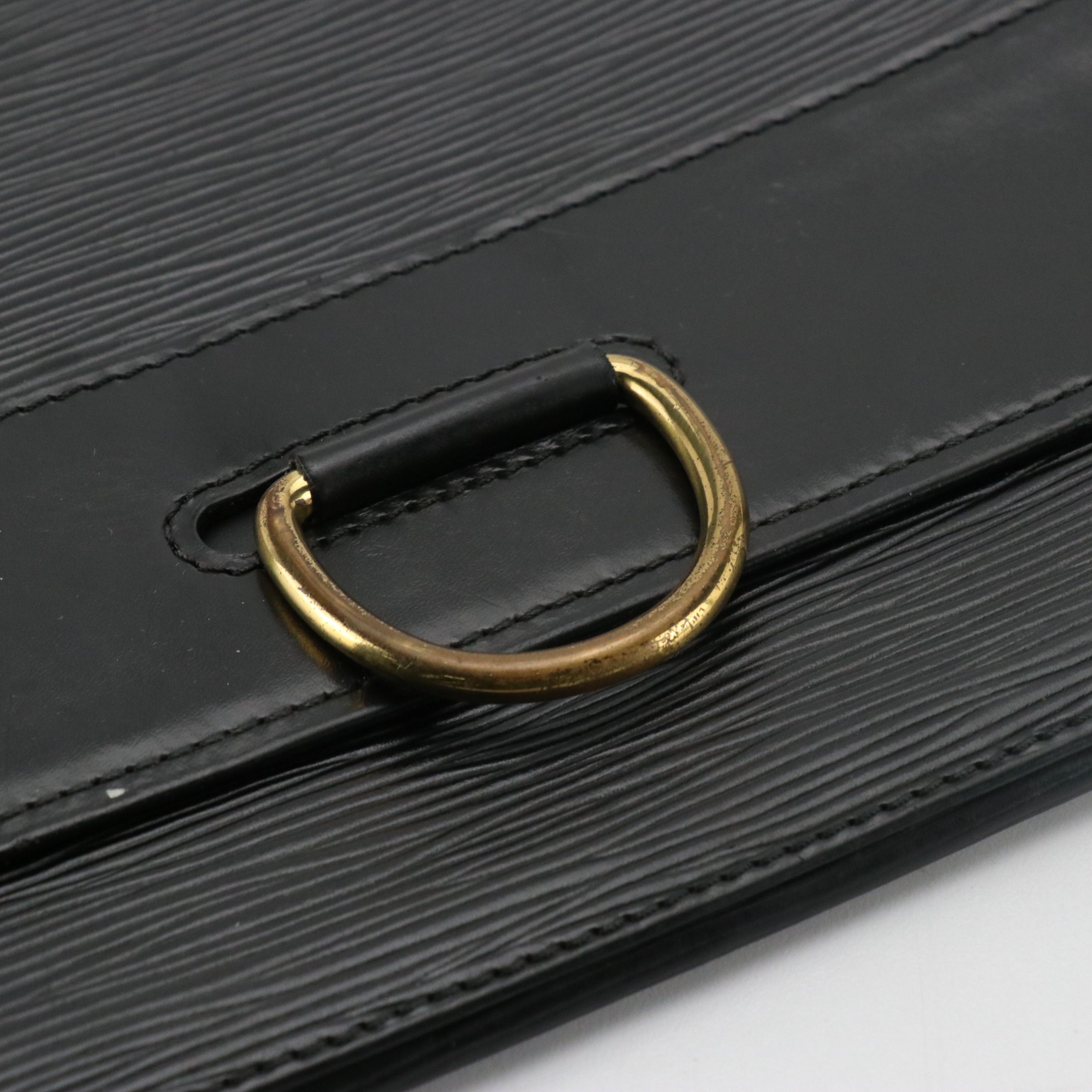Louis Vuitton Brass D Ring Clutch Bag in Black Epi leather
