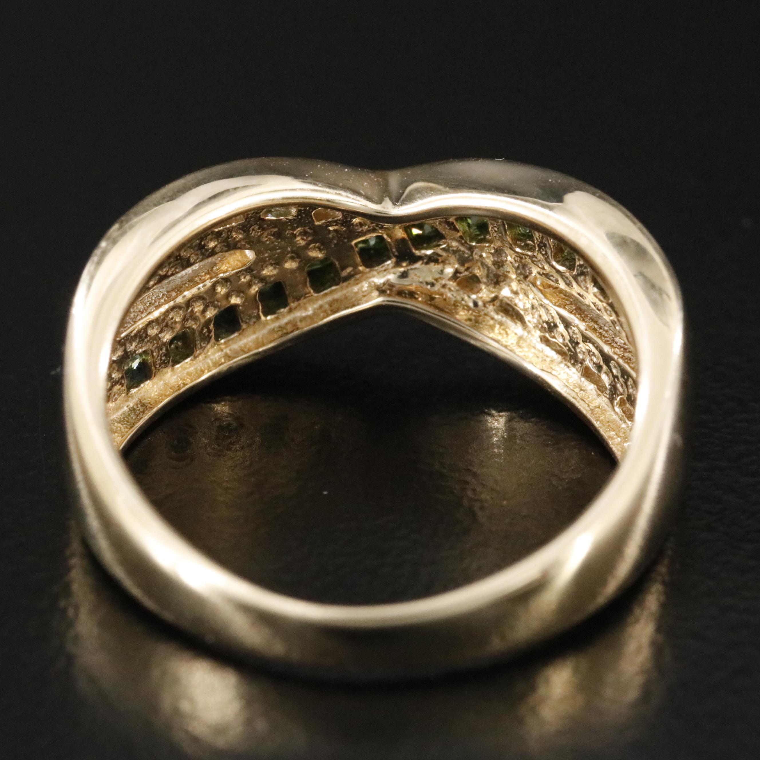 9K 0.76 CTW Fancy Green Diamond Band