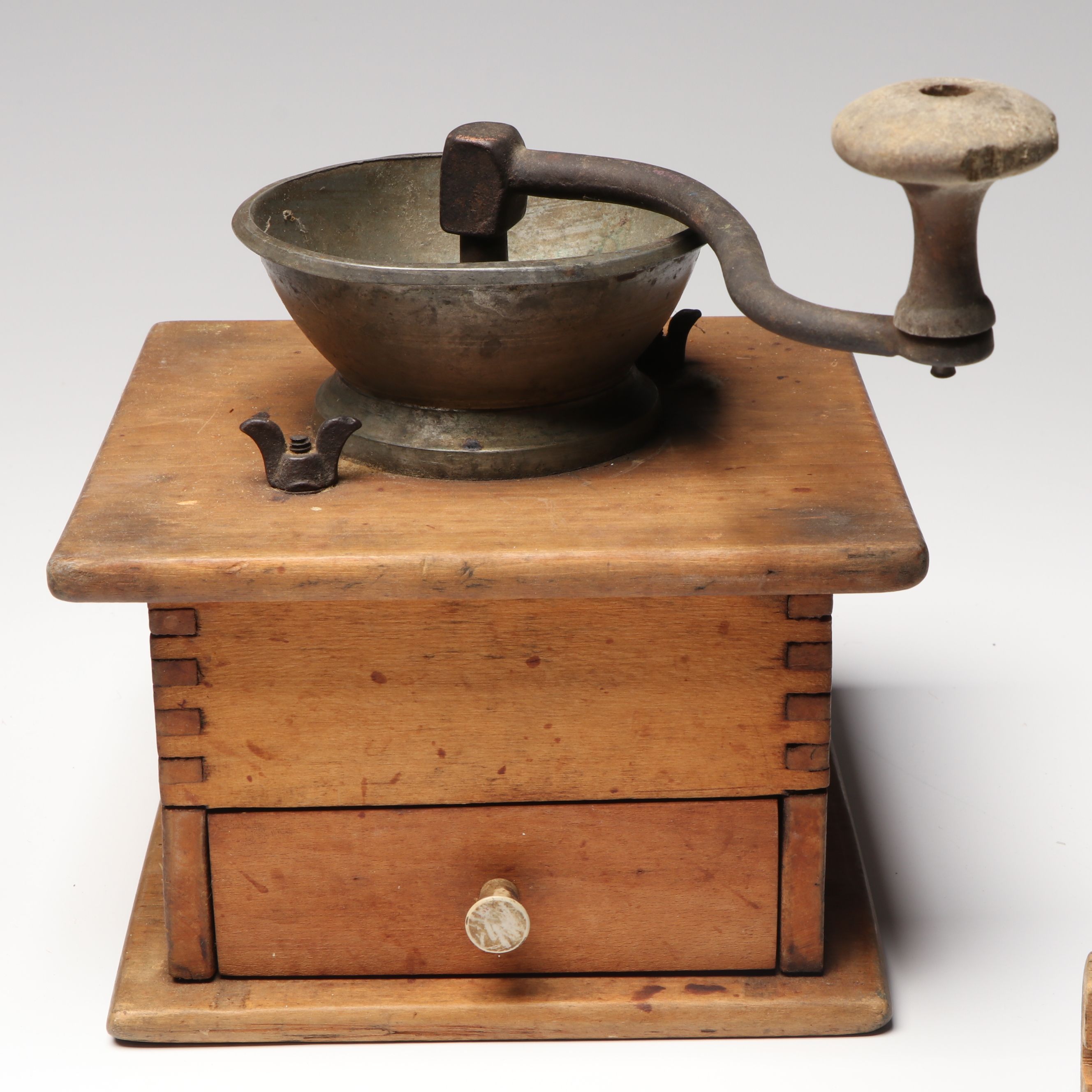 "Busy Betty" Toy Washing Machine with Other Coffee Grinder and Kitchen Gadgets