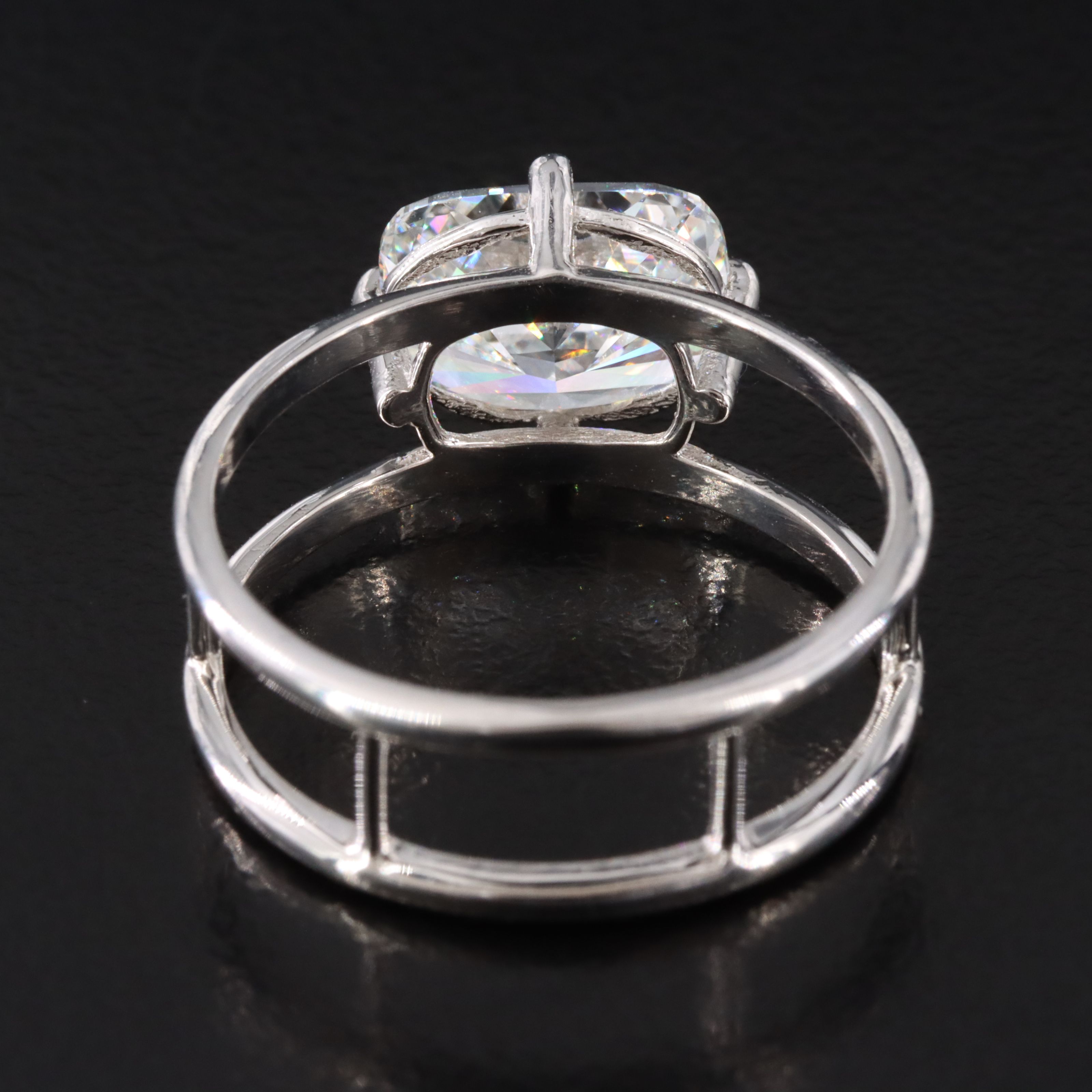 14K 3.05 CT Lab Grown Diamond East-West Solitaire Ring with IGI Report