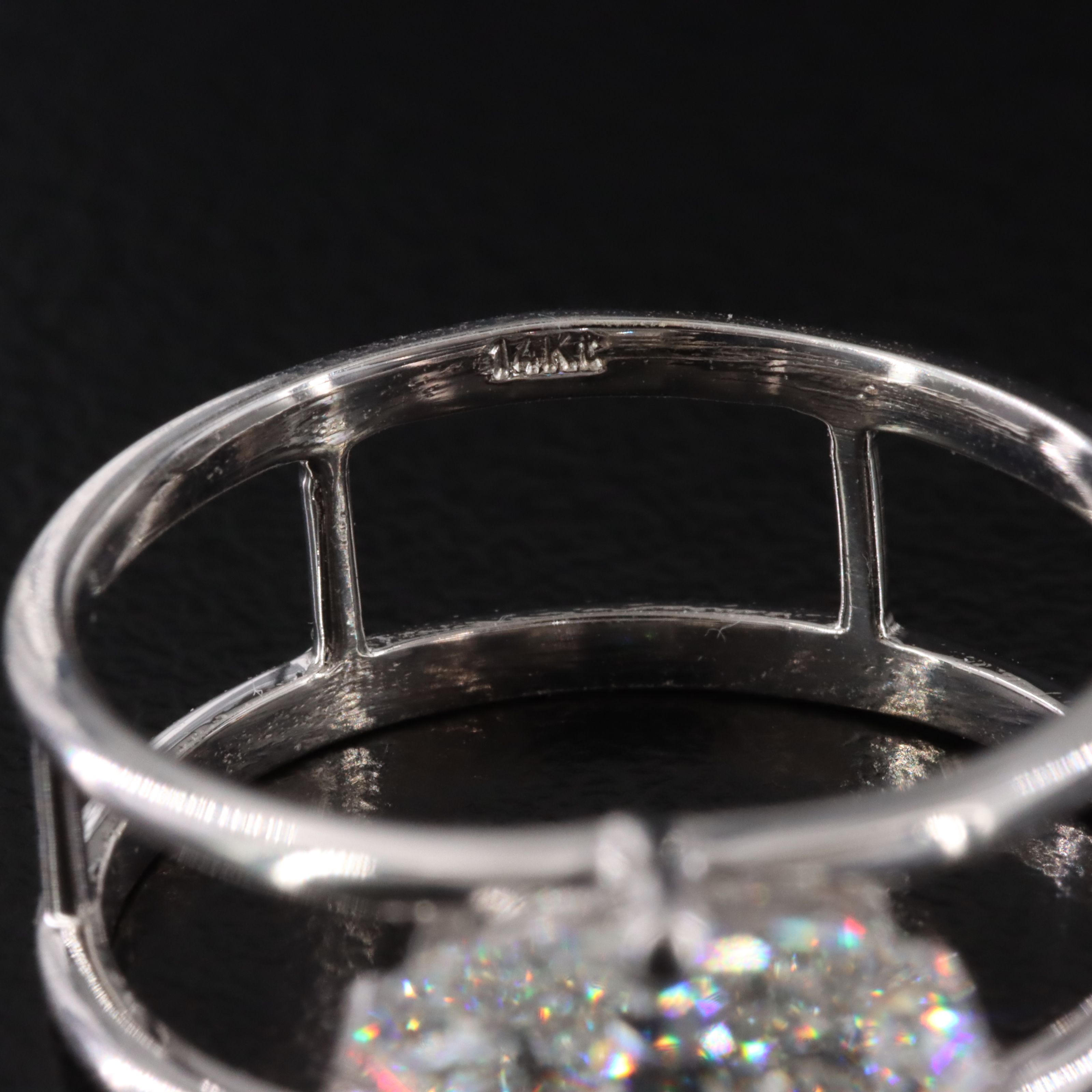 14K 3.05 CT Lab Grown Diamond East-West Solitaire Ring with IGI Report