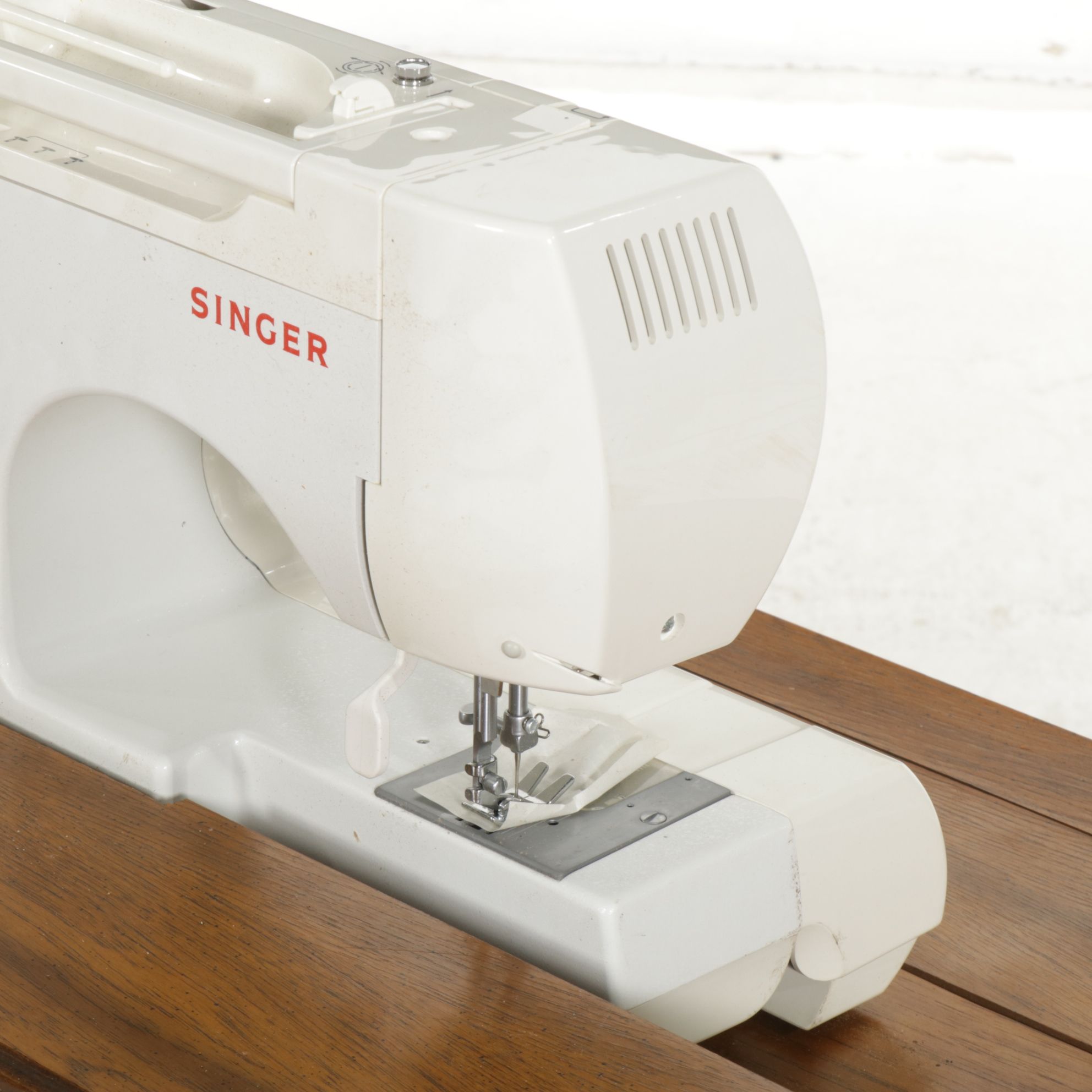 Singer Model 6423 Sewing Machine in Walnut Cabinet with Accessories