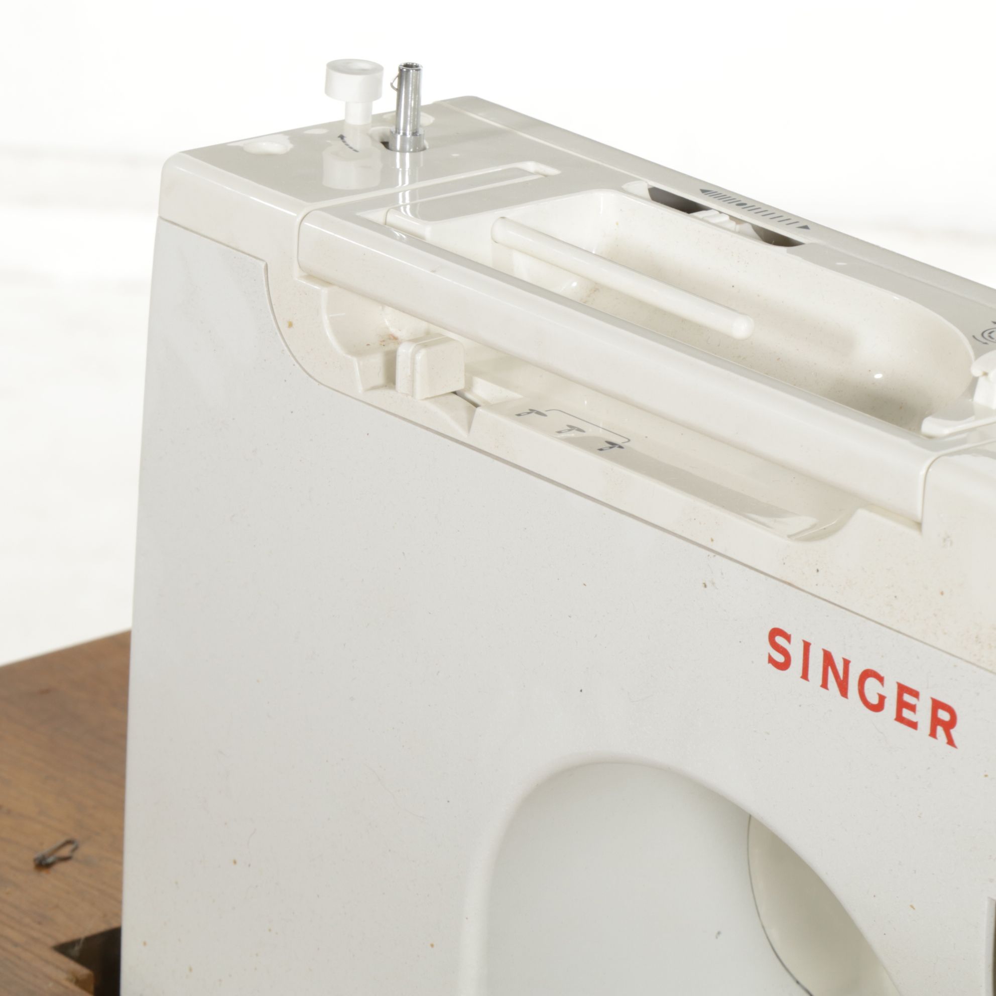 Singer Model 6423 Sewing Machine in Walnut Cabinet with Accessories