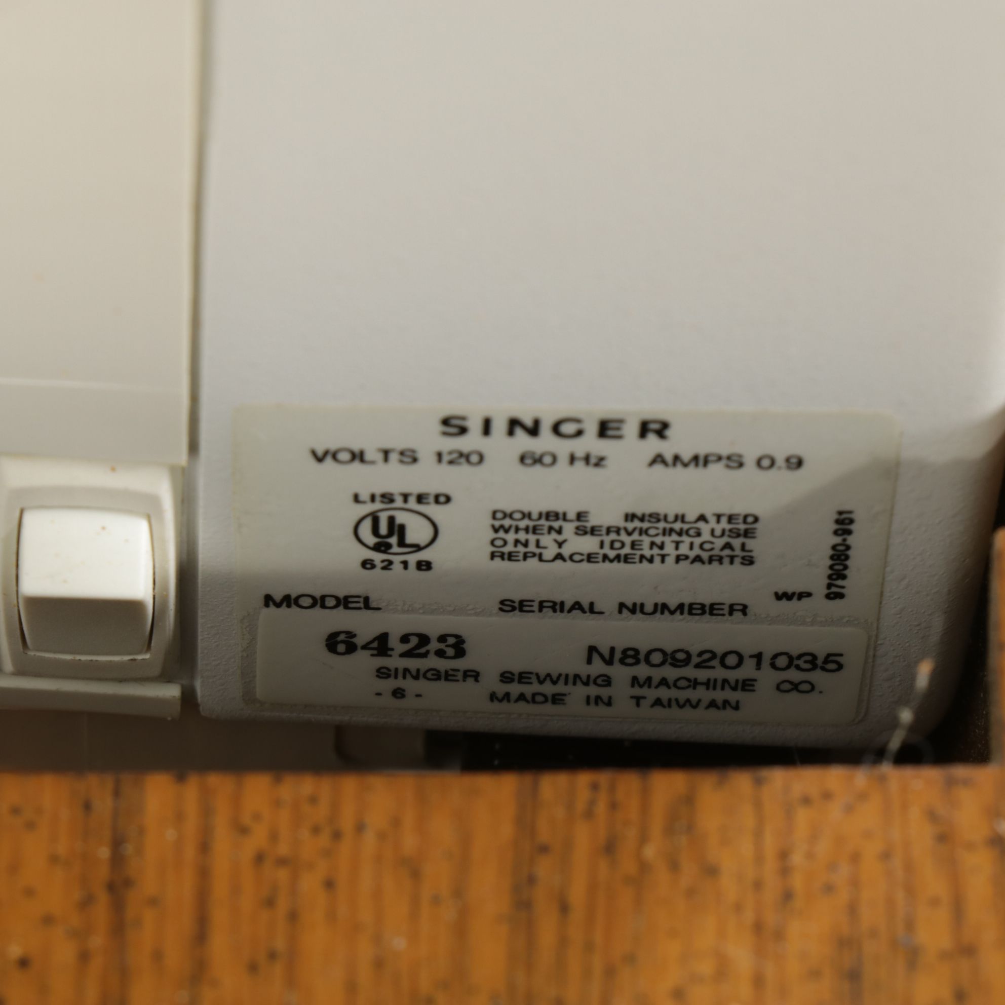 Singer Model 6423 Sewing Machine in Walnut Cabinet with Accessories