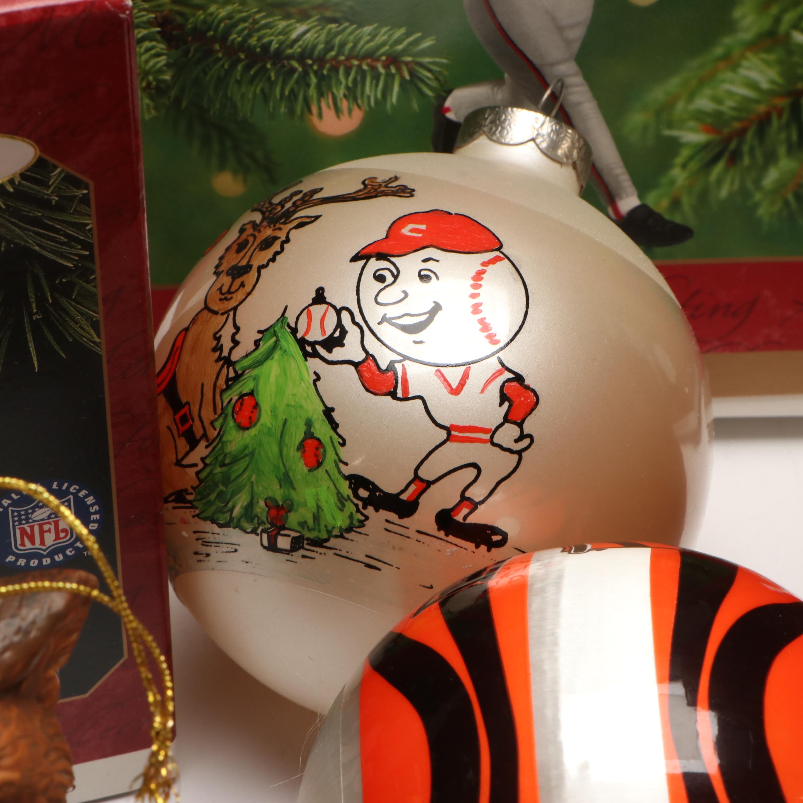 Hallmark Keepsake Ornament "Ken Griffey Jr." with Bengals and More Sports Décor