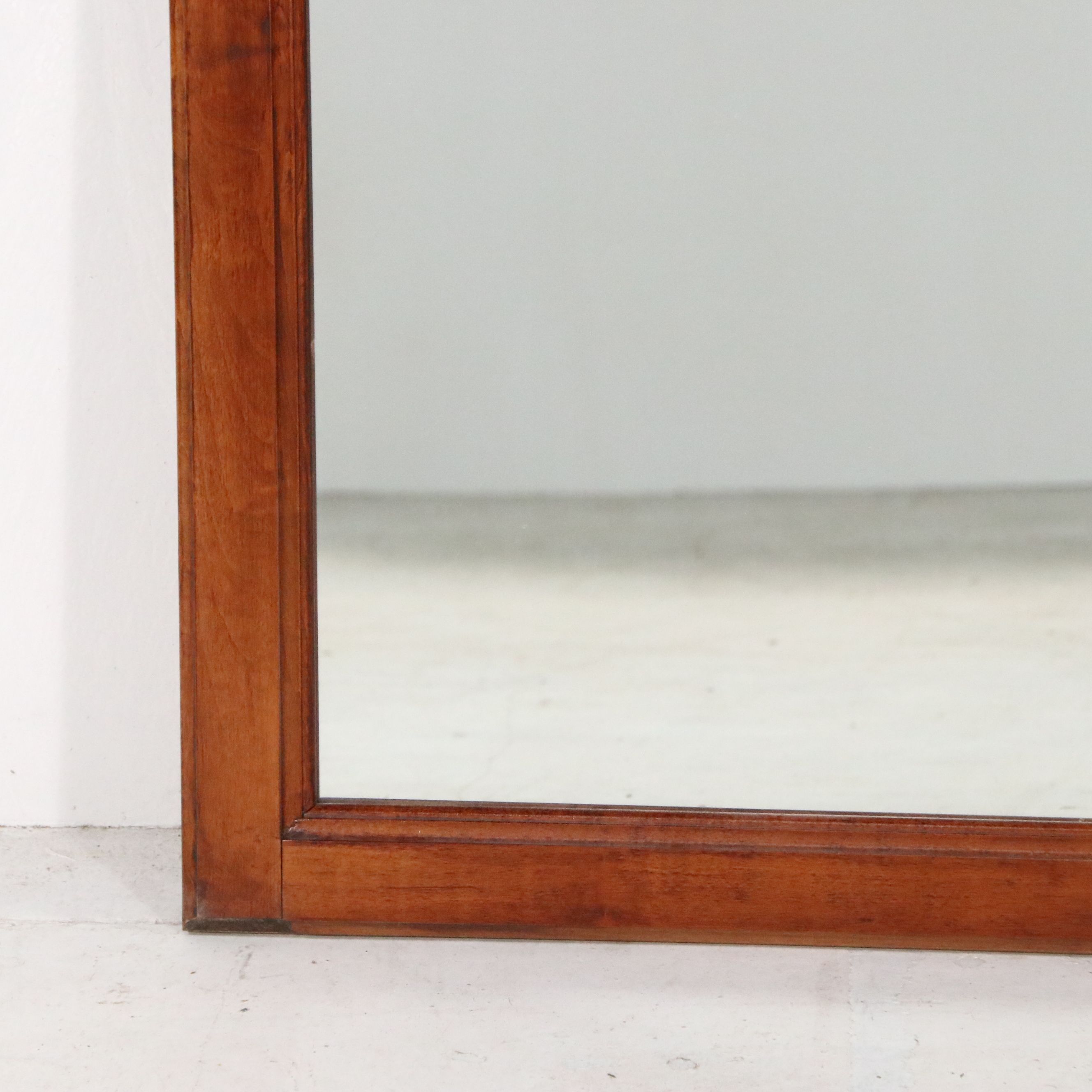 Federal Style Cherry Dresser with Mirror, Late 20th Century